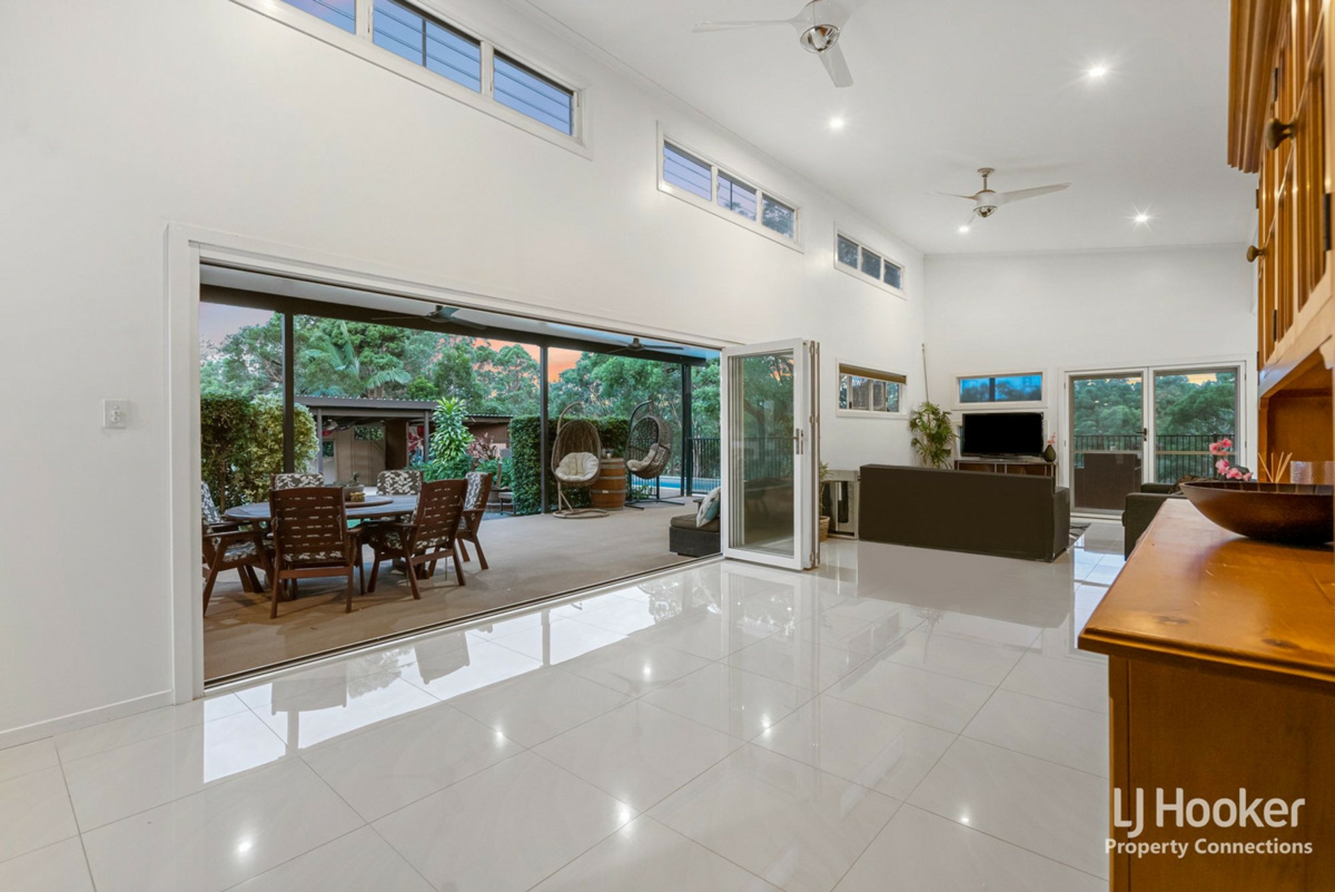 14 Raven Court, WARNER