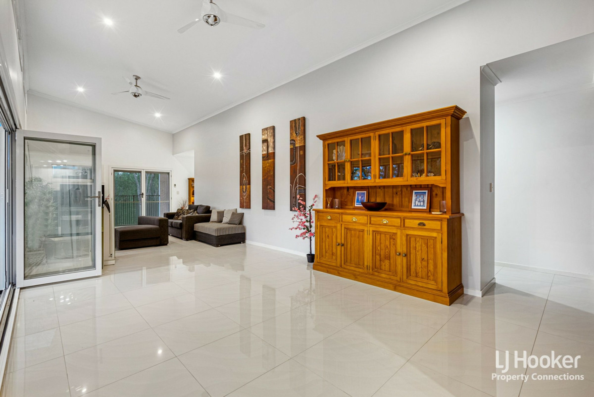 14 Raven Court, WARNER