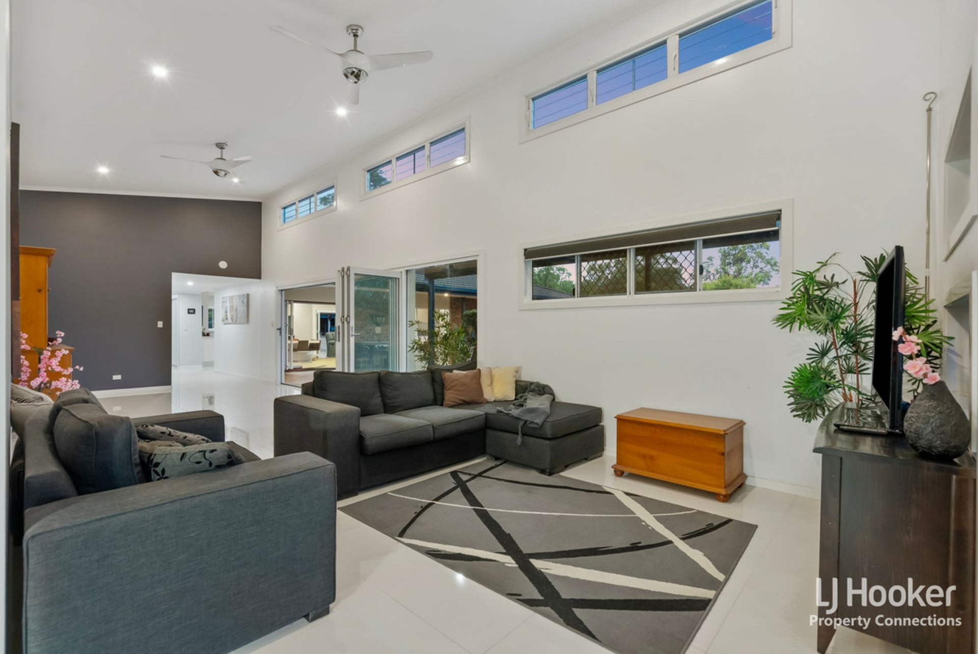 14 Raven Court, WARNER