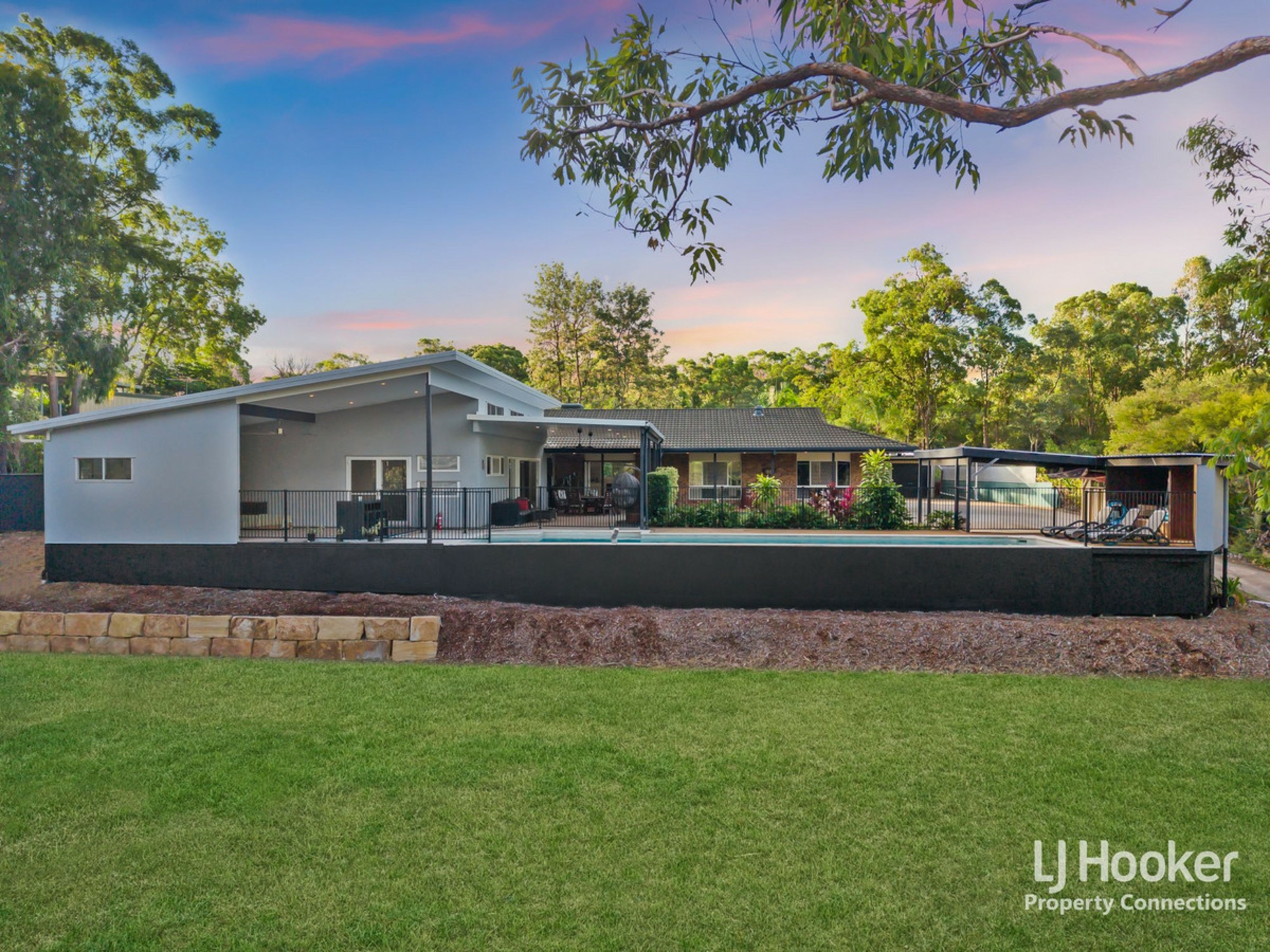 14 Raven Court, WARNER