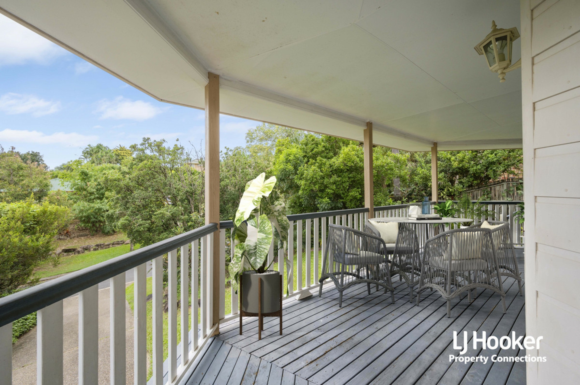 9 Phoenix Court, EATONS HILL