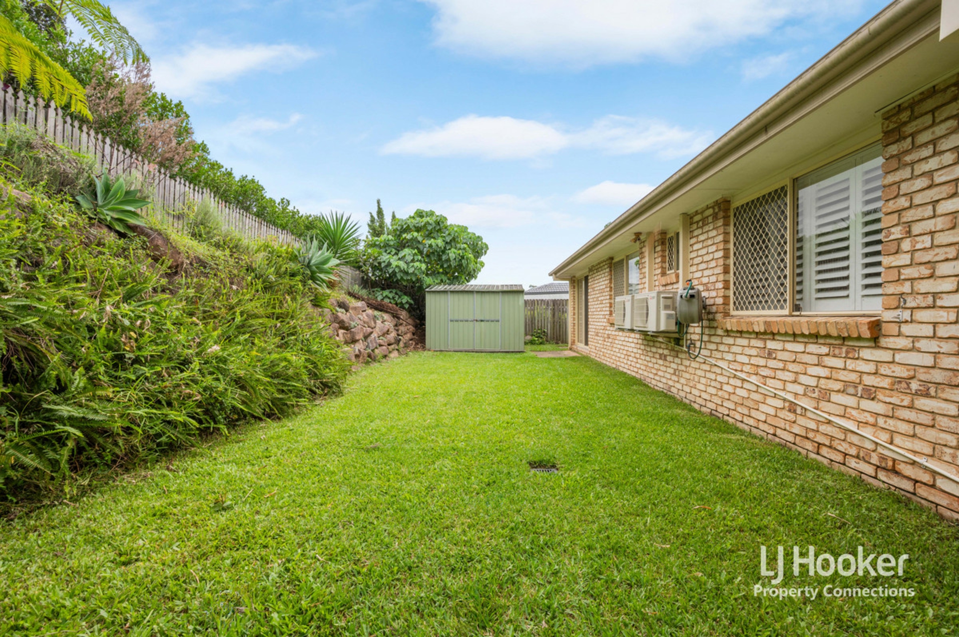 9 Phoenix Court, EATONS HILL