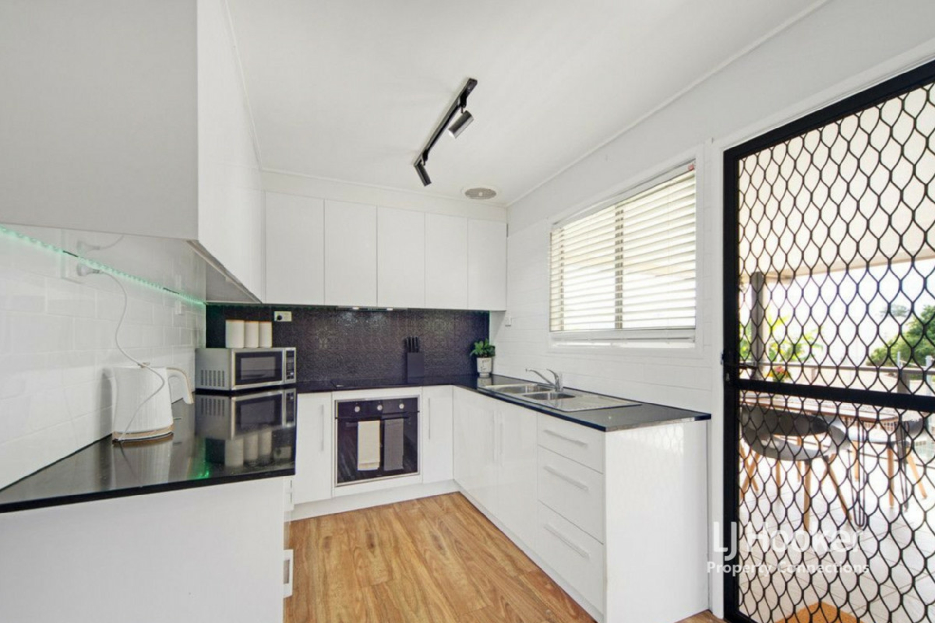 6 Willow Street, ALBANY CREEK