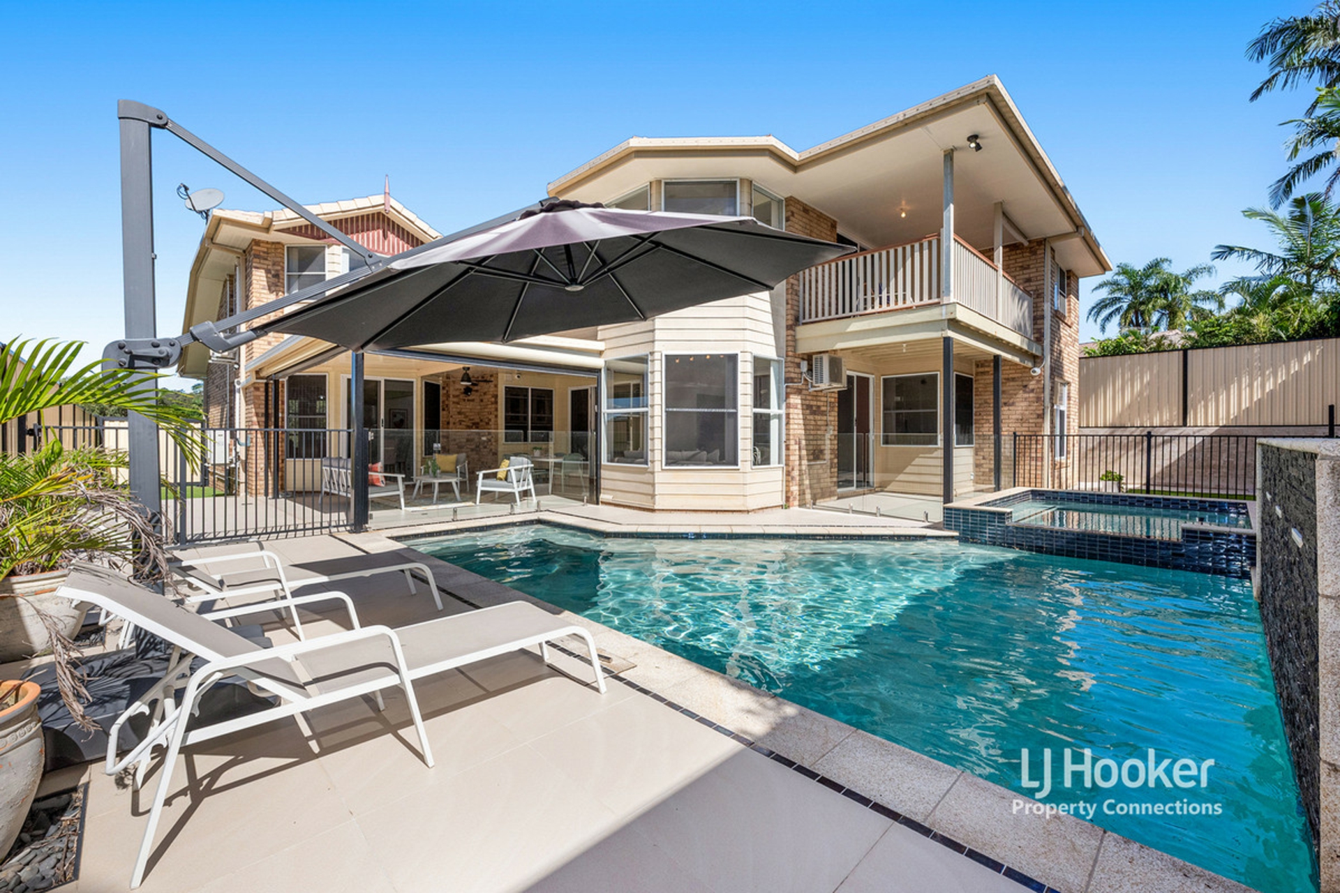 6 Simpson Court, ALBANY CREEK