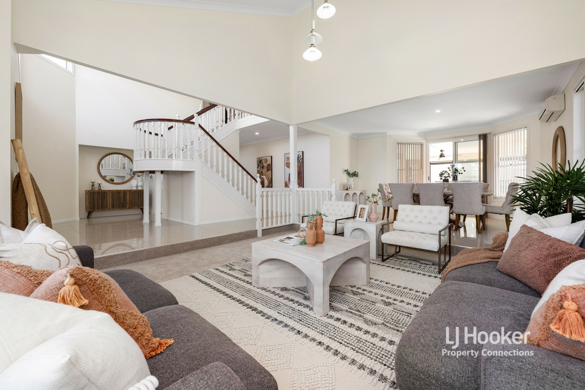 6 Simpson Court, ALBANY CREEK