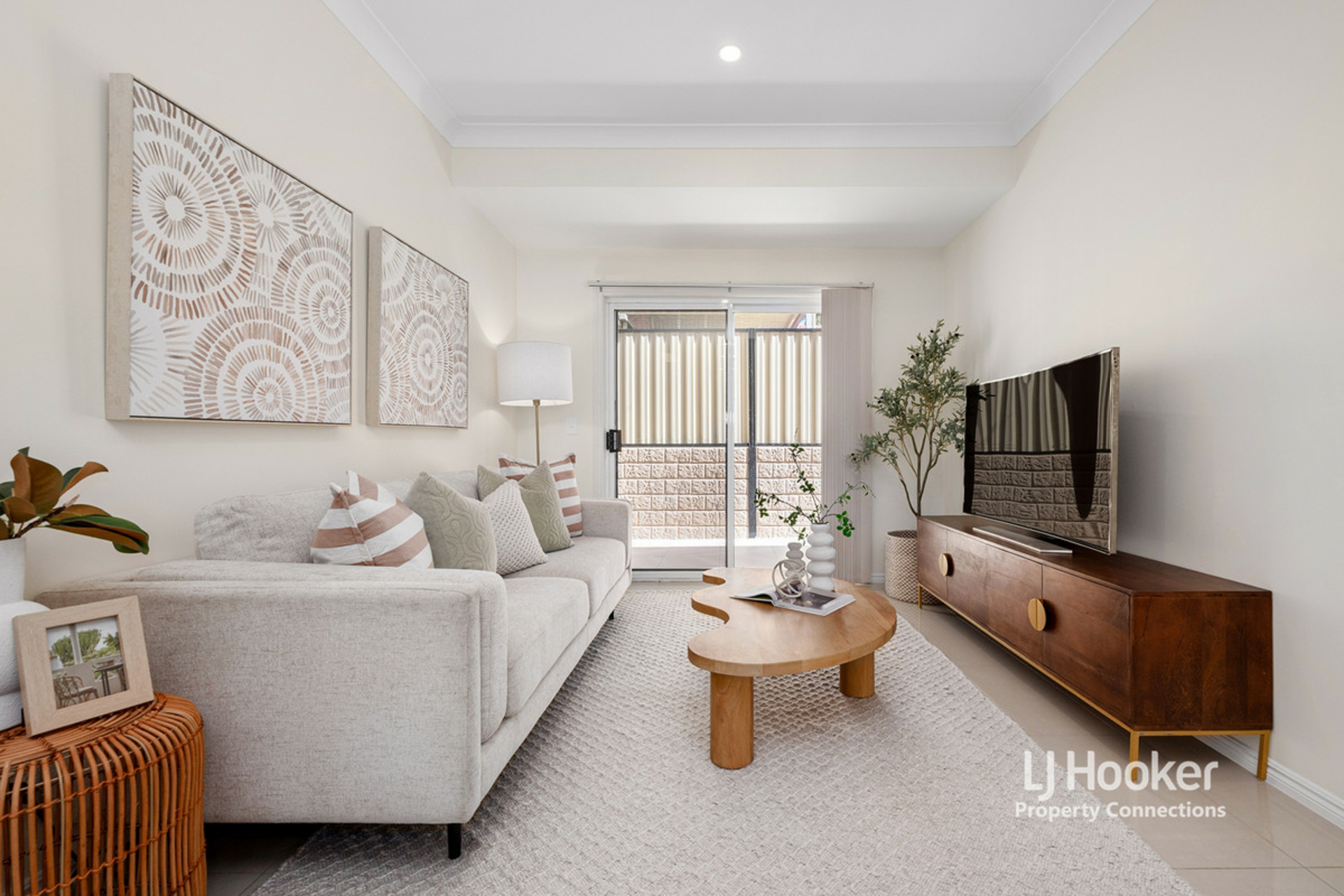 6 Simpson Court, ALBANY CREEK