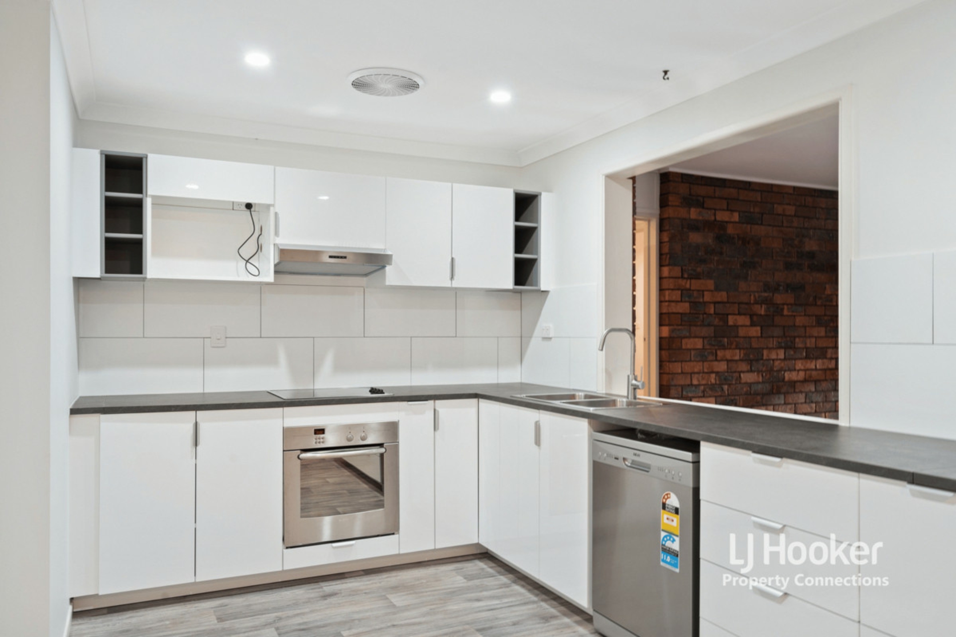 8 Pamir, NUDGEE