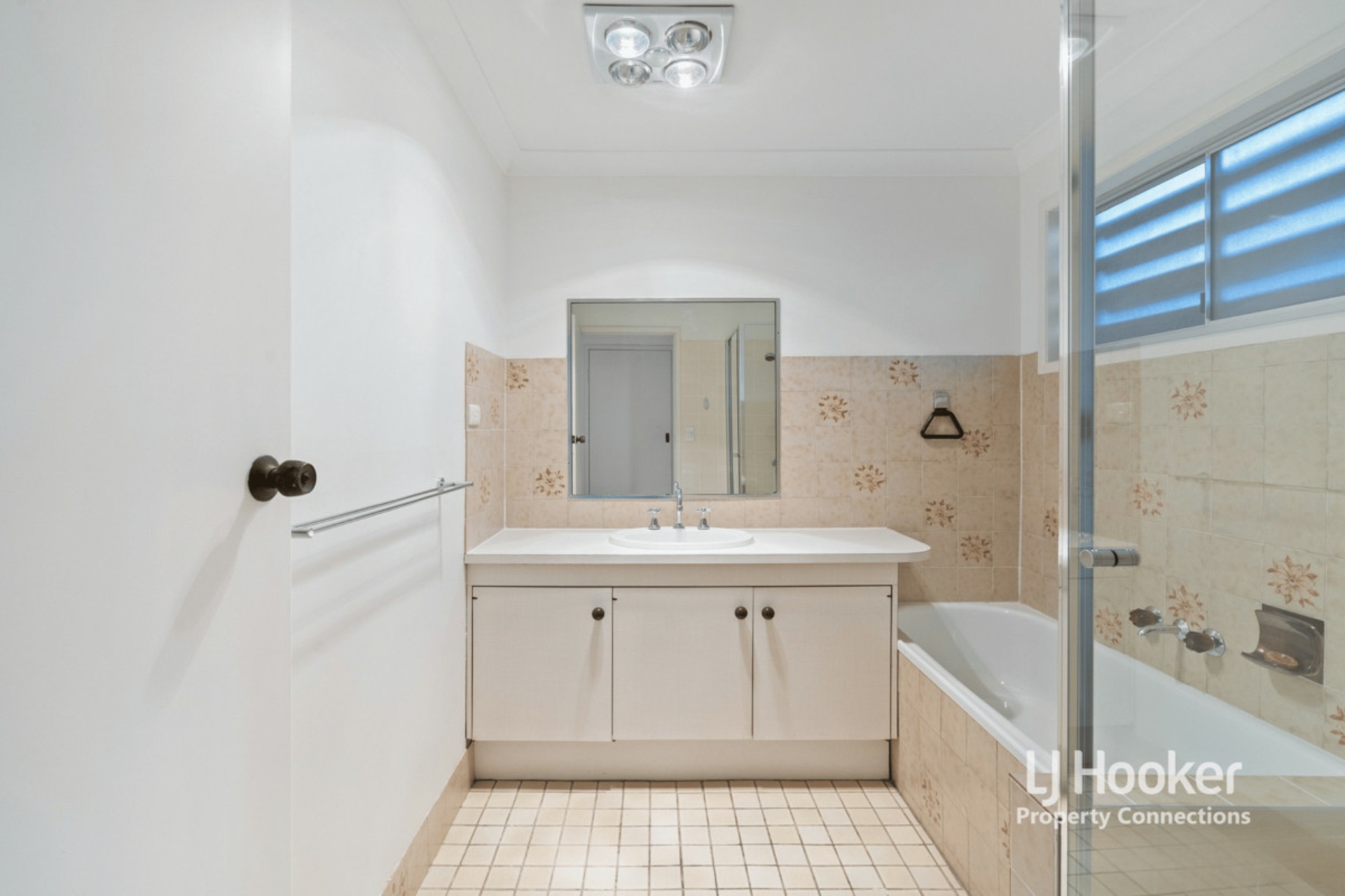 8 Pamir, NUDGEE