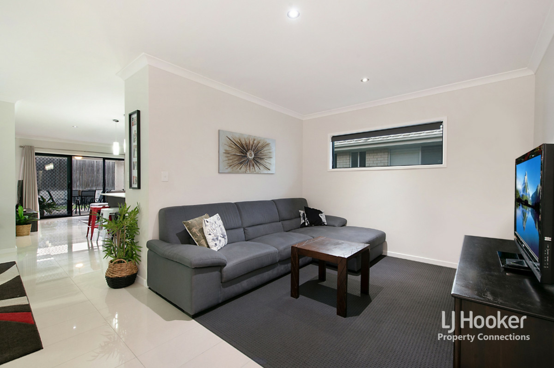 7 Cooloola Circuit, Warner