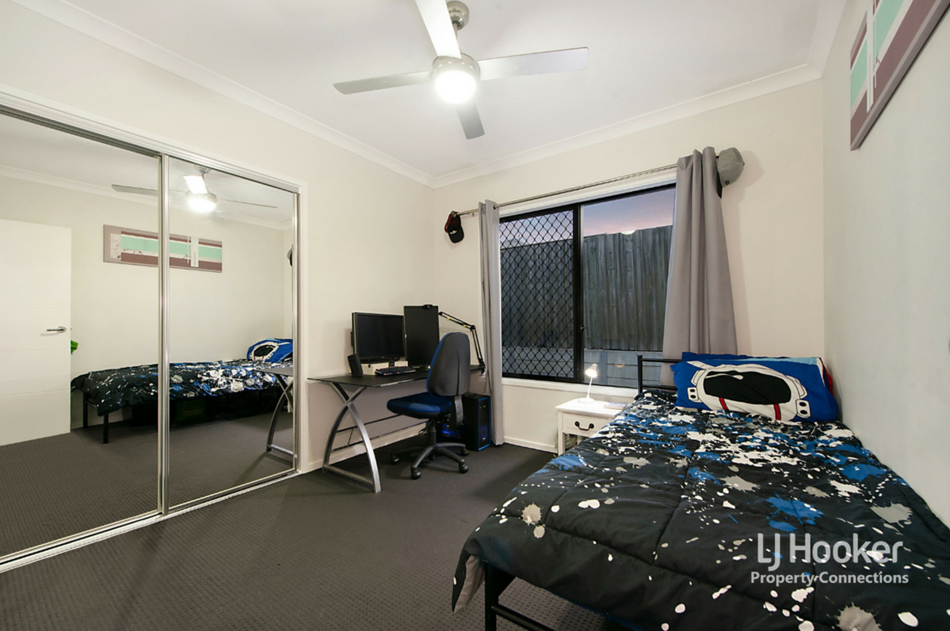 7 Cooloola Circuit, Warner