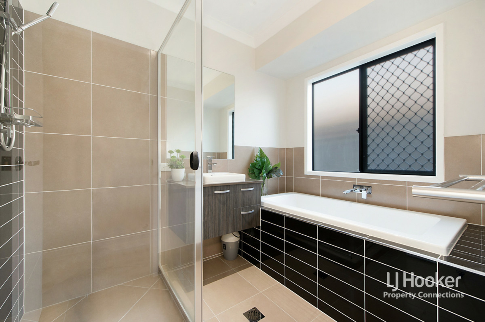 7 Cooloola Circuit, Warner