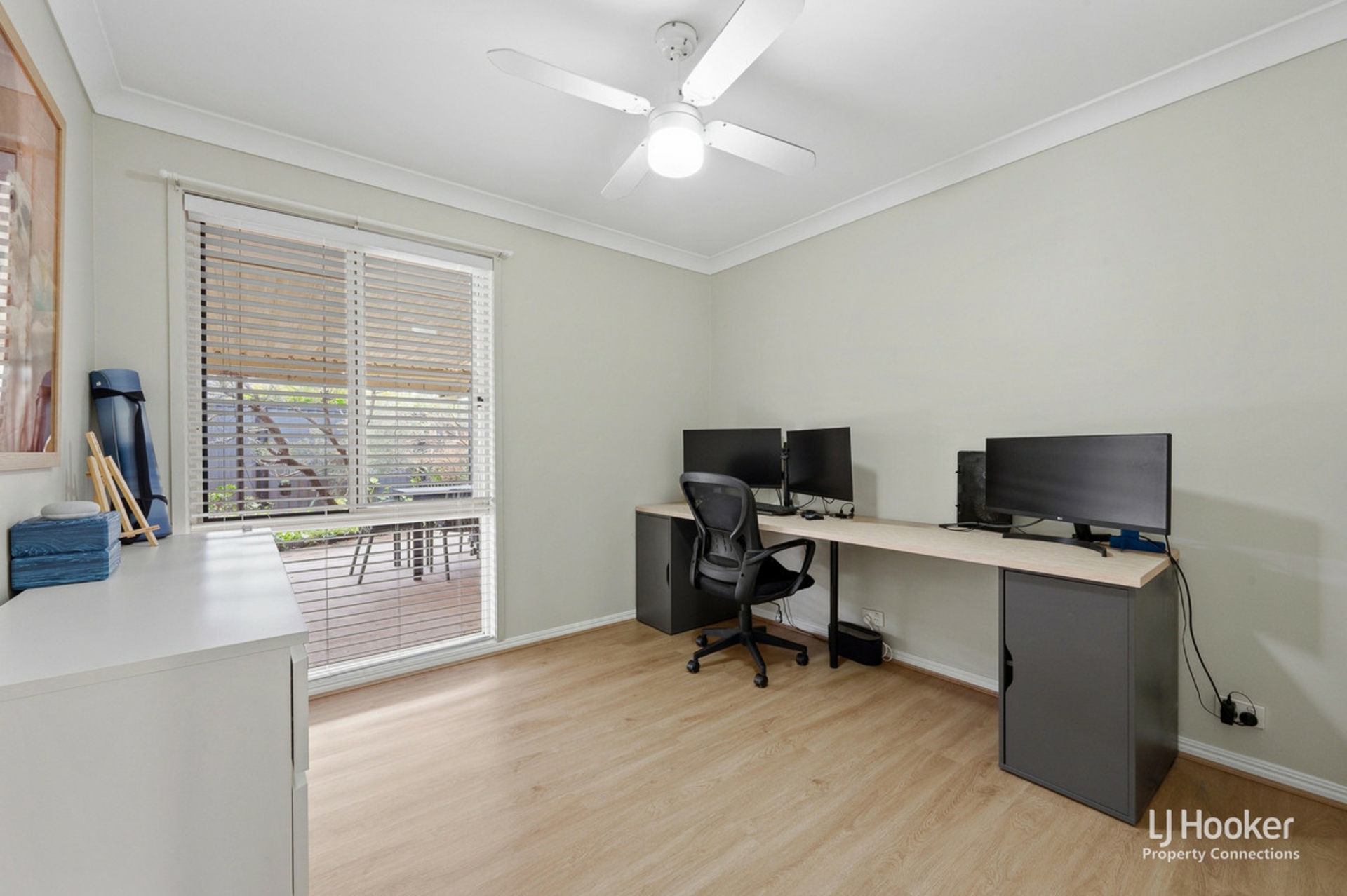 12 Augustins Crescent — photo 11 of 26