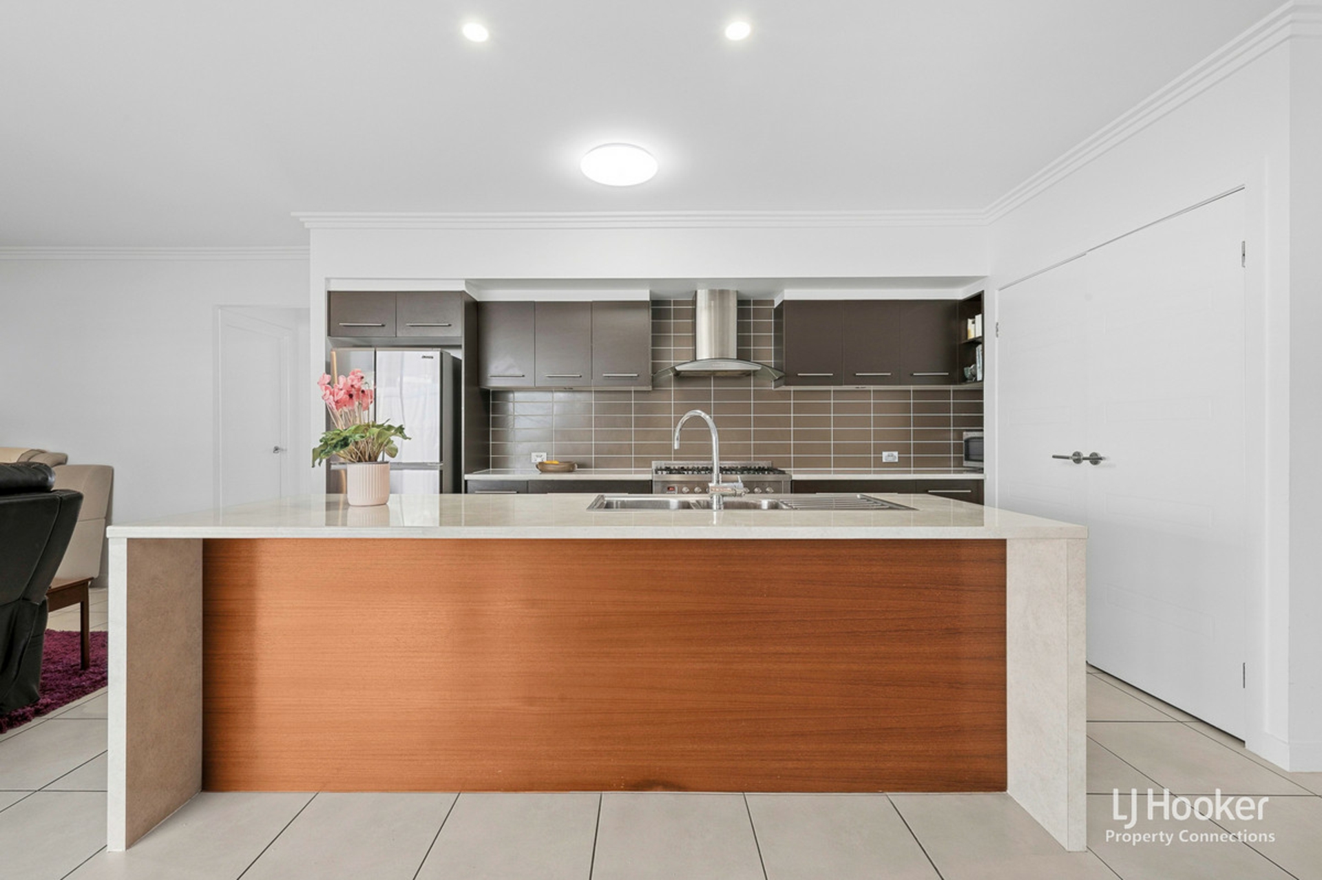 43 Mondial Drive — photo 3 of 22