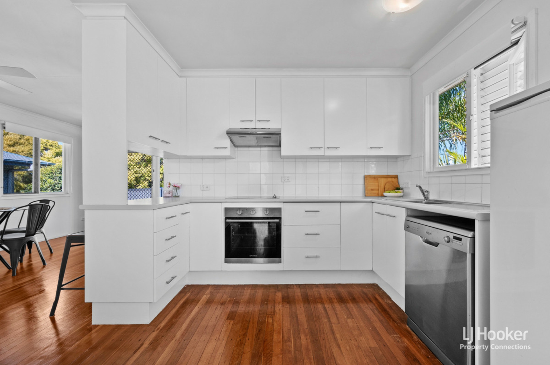 32 Ewan Street — photo 9 of 30