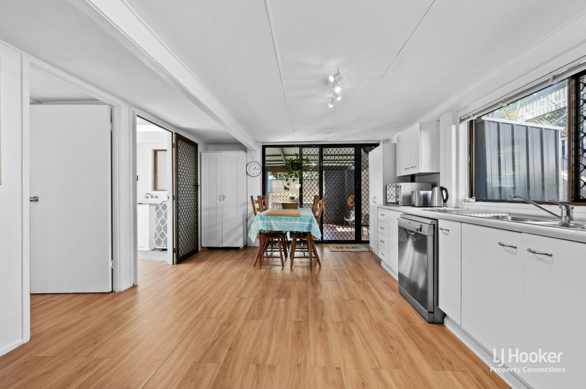 32 Ewan Street — photo 19 of 30