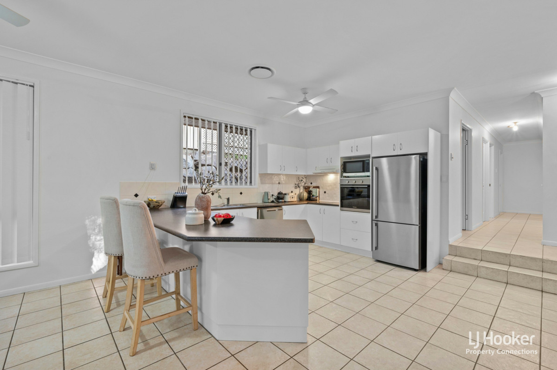6 Cressbrook Drive — photo 3 of 28