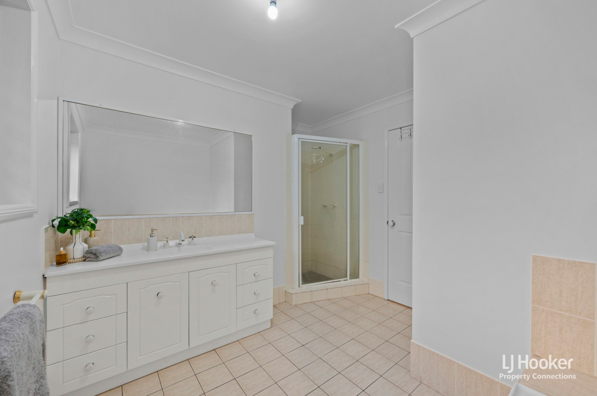 6 Cressbrook Drive — photo 24 of 28