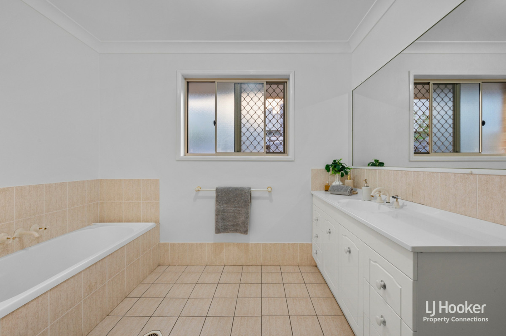 6 Cressbrook Drive — photo 25 of 28