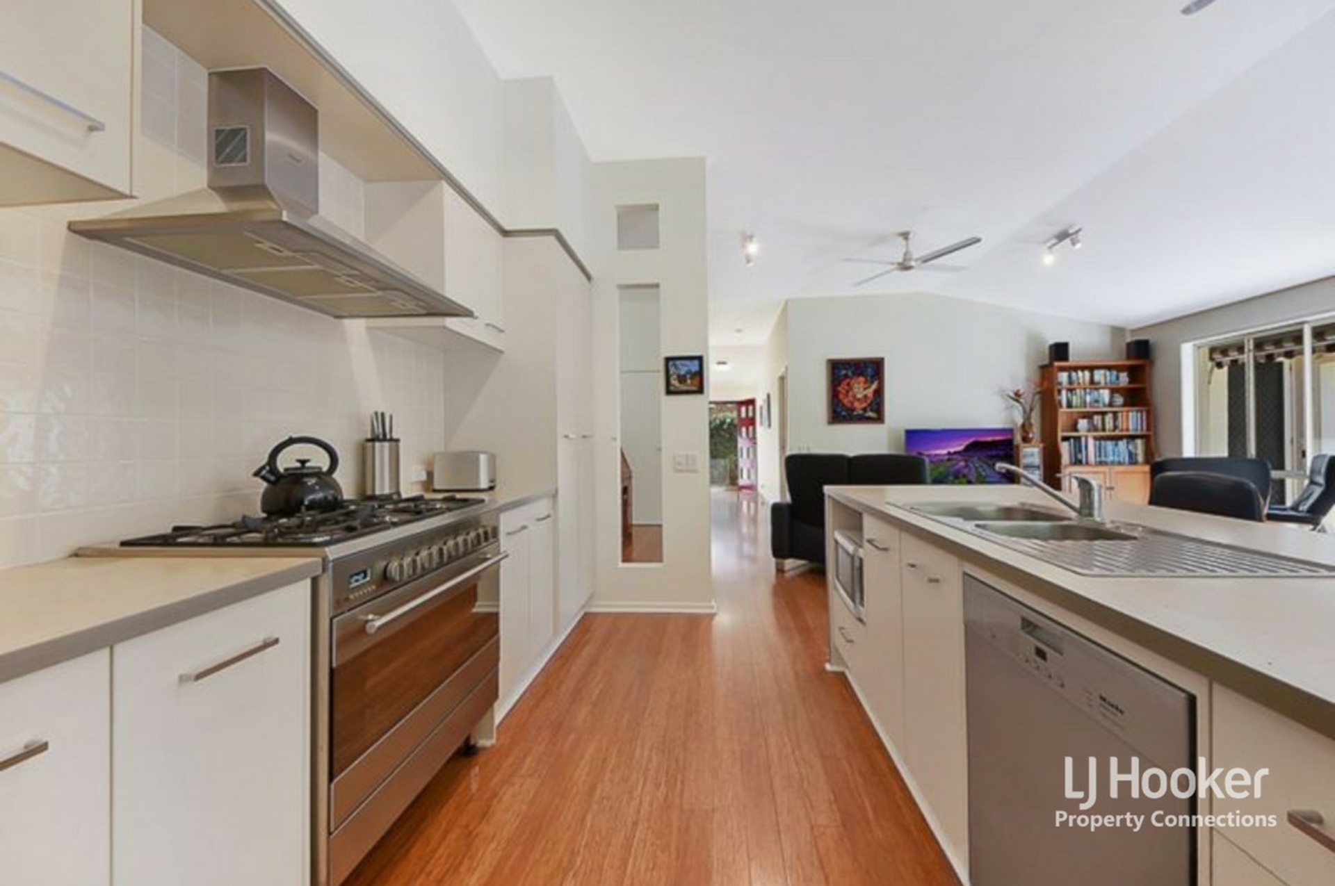 26 Bella Street — photo 2 of 16