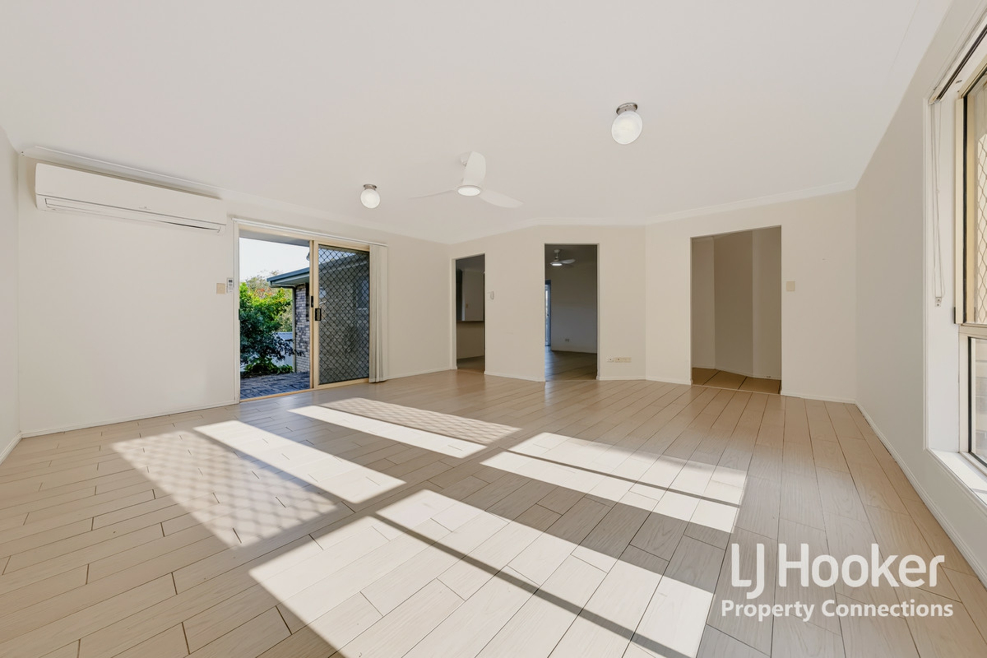 11 Atoll Crescent — photo 3 of 11