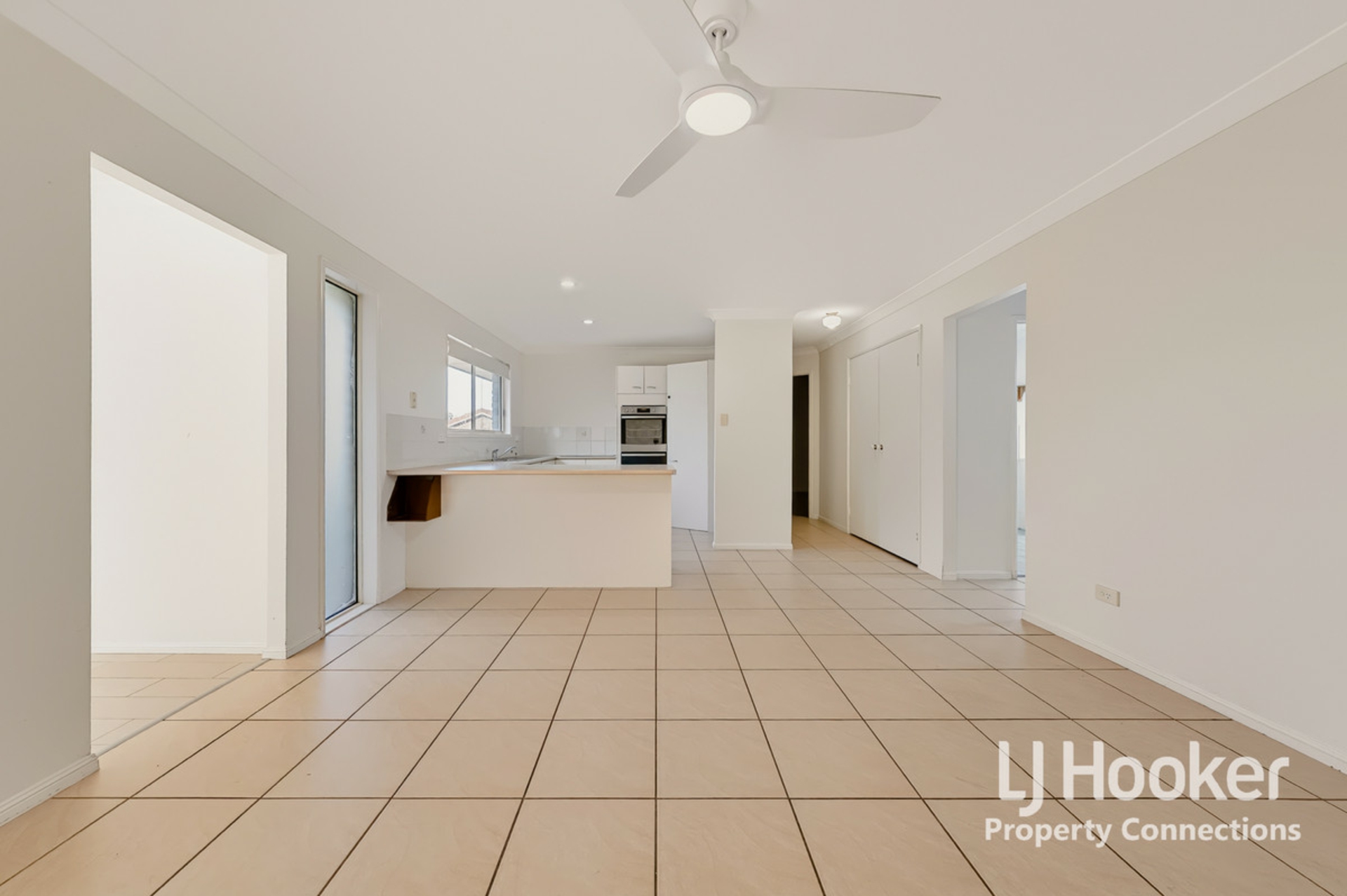 11 Atoll Crescent — photo 4 of 11