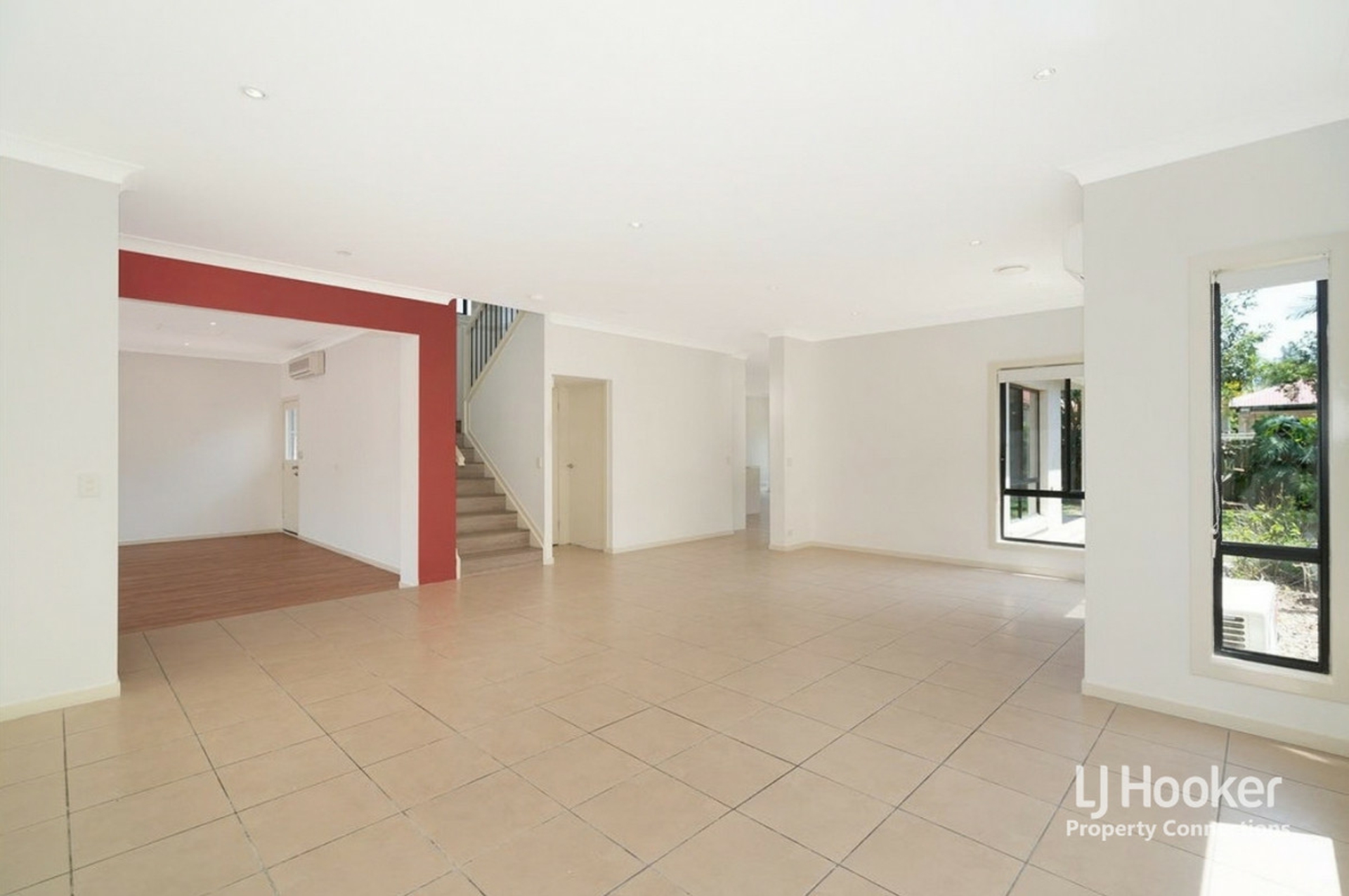 4 Somerset Drive — photo 3 of 13
