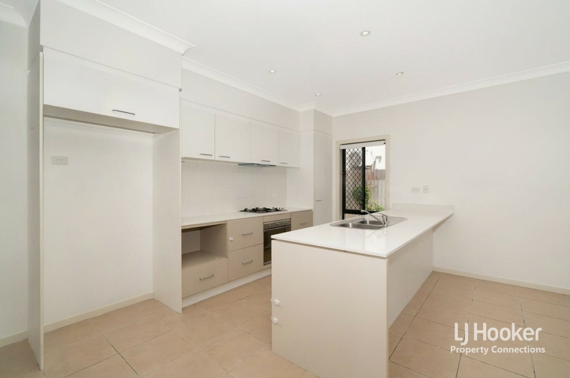 4 Somerset Drive — photo 6 of 13