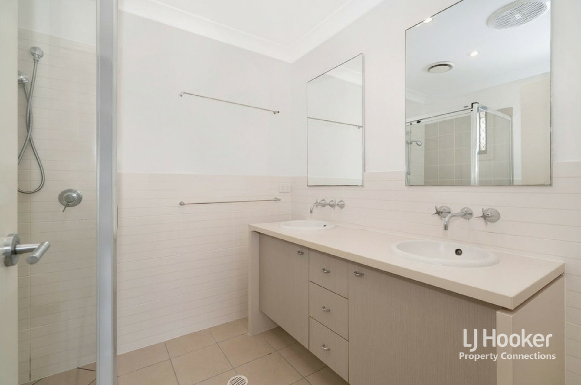 4 Somerset Drive — photo 7 of 13