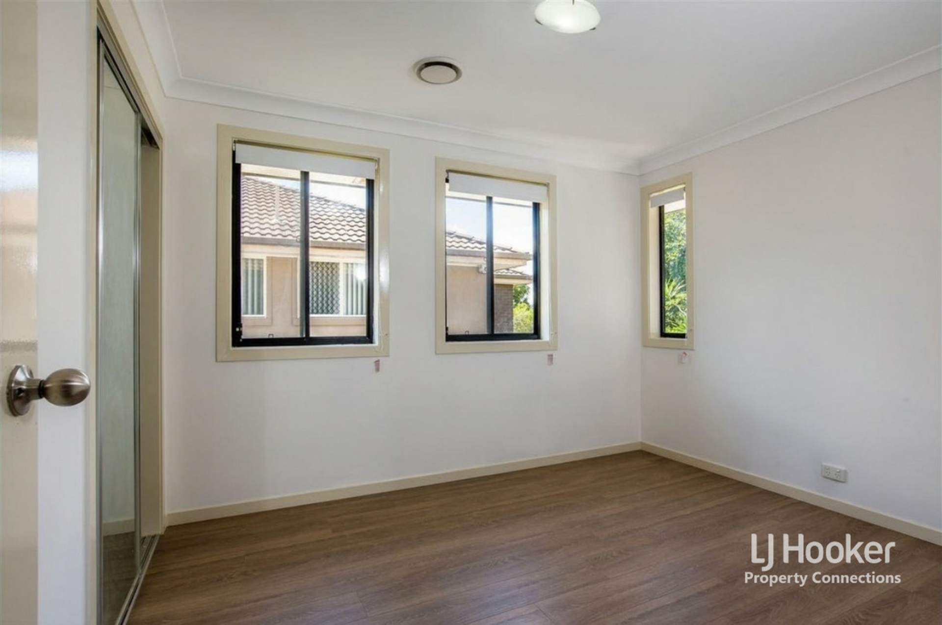 4 Somerset Drive — photo 9 of 13