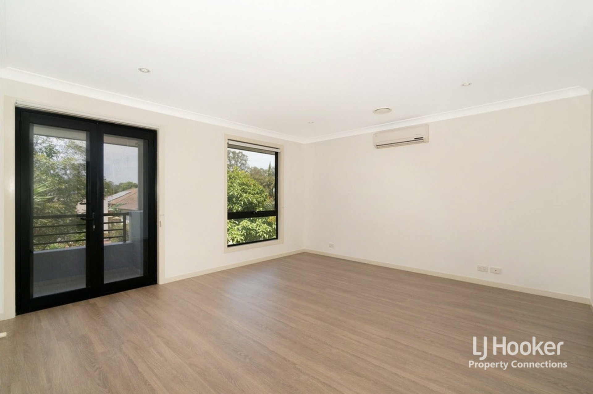 4 Somerset Drive — photo 10 of 13