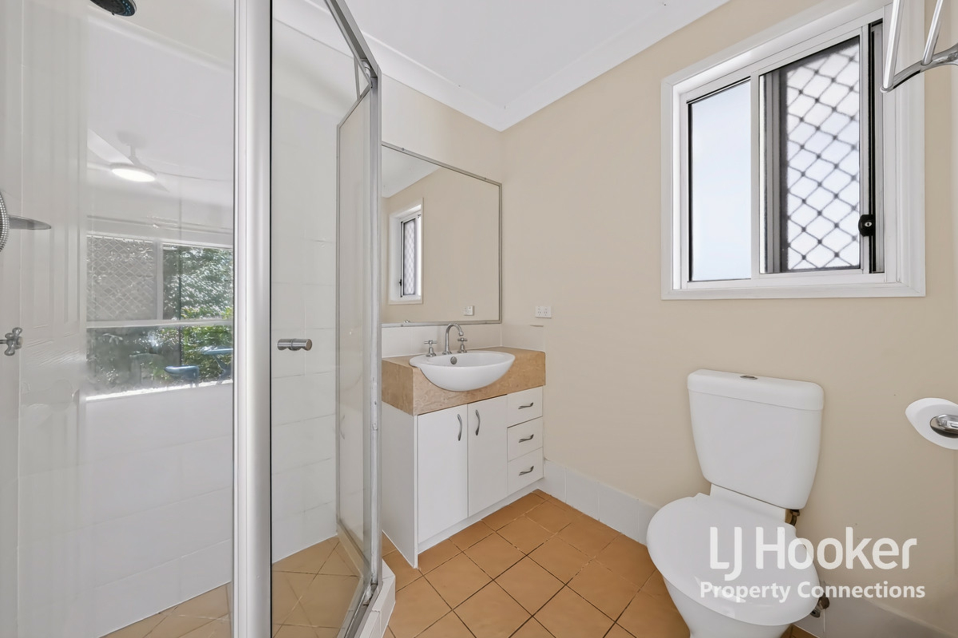 14 St Helens Road — photo 4 of 18