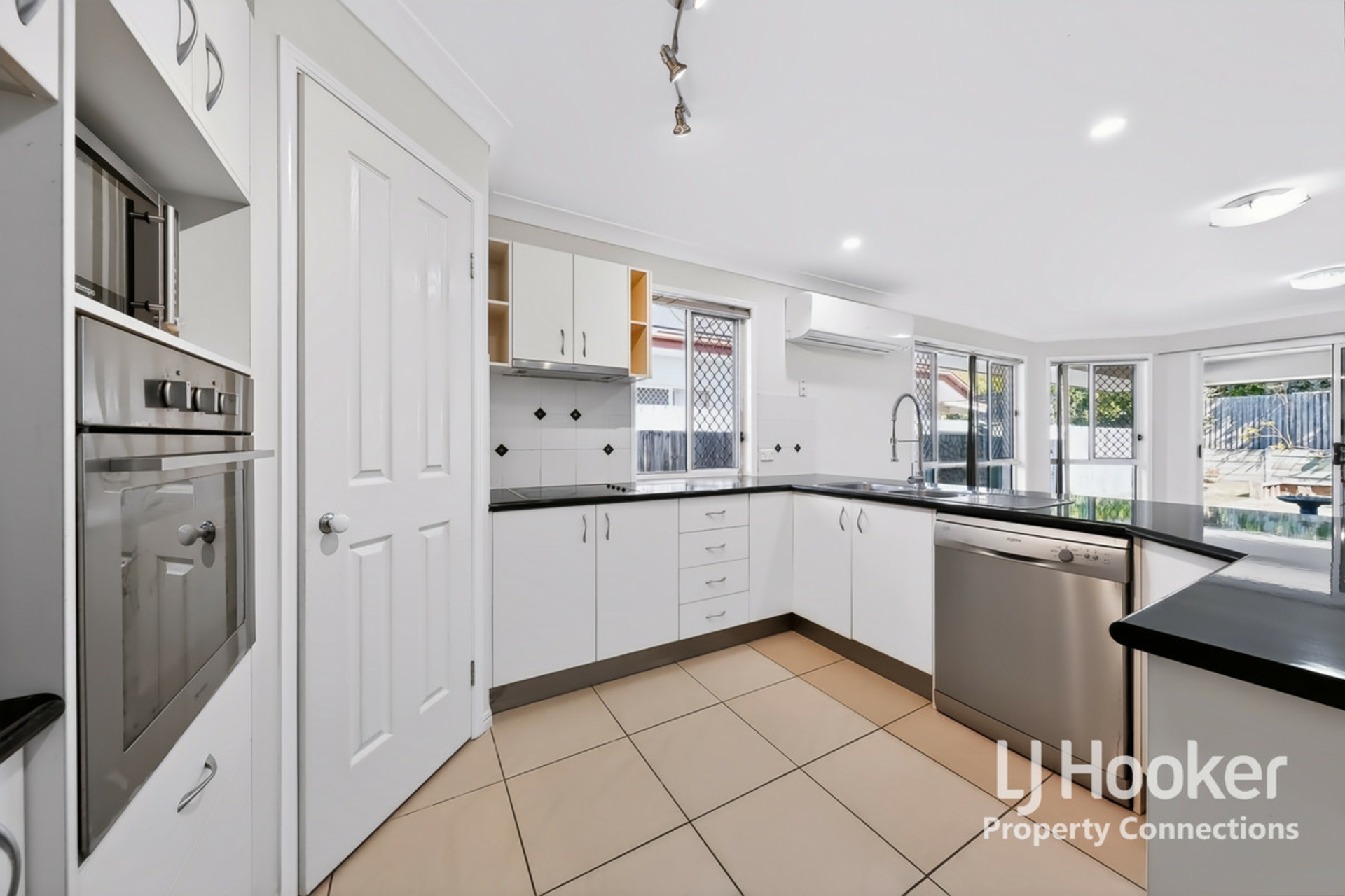 14 St Helens Road — photo 8 of 18