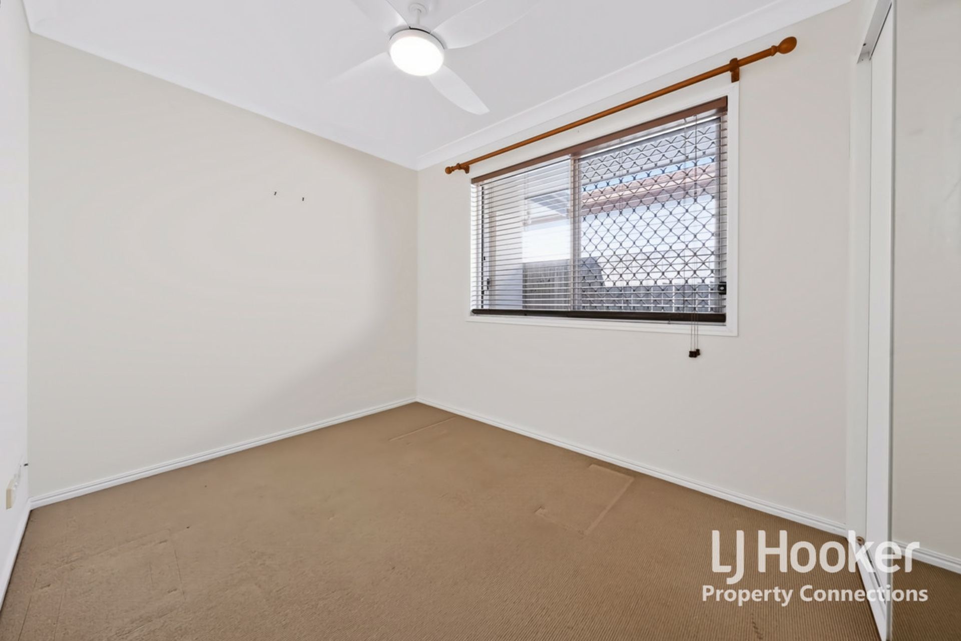 14 St Helens Road — photo 11 of 18
