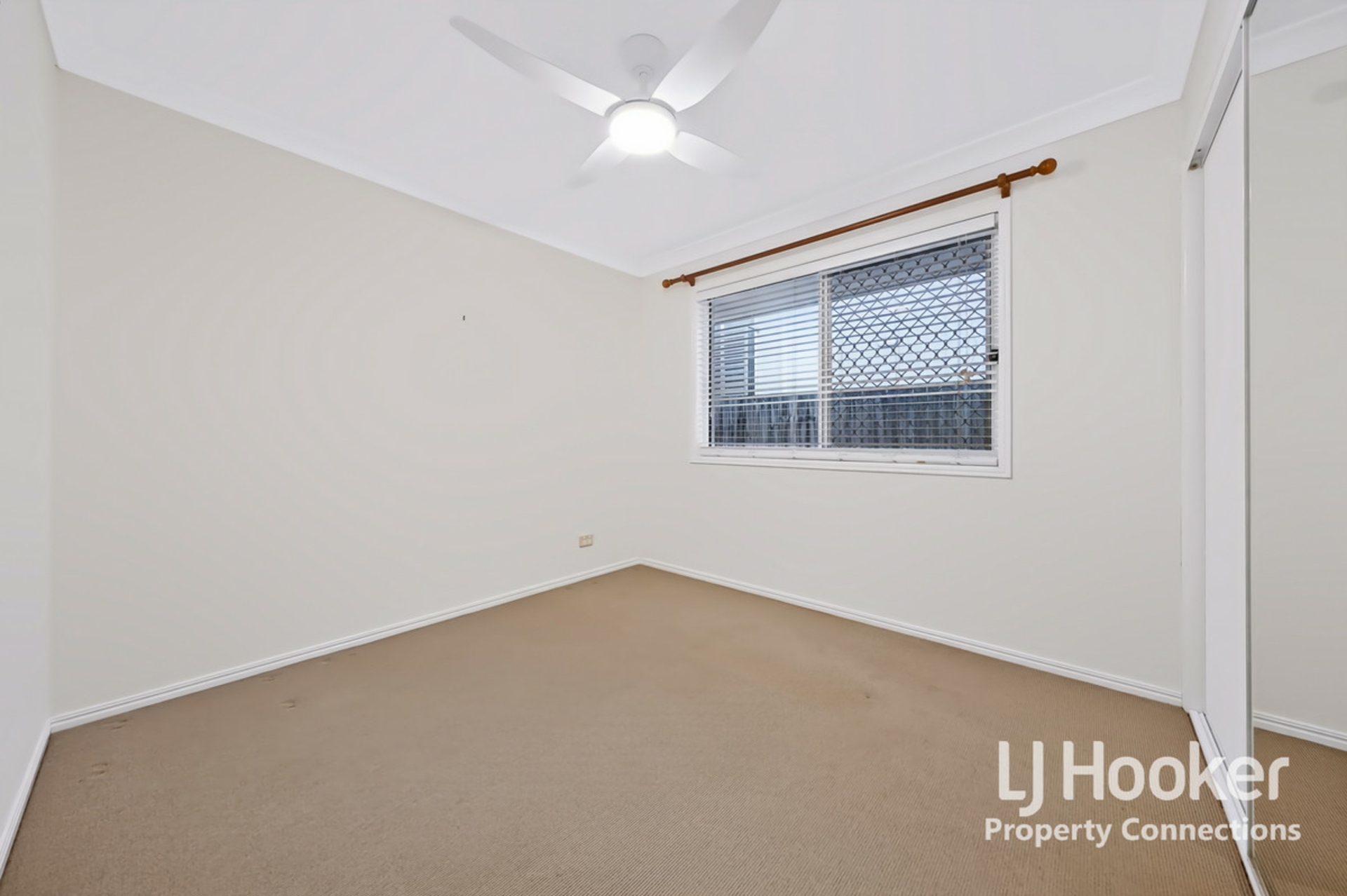 14 St Helens Road — photo 13 of 18