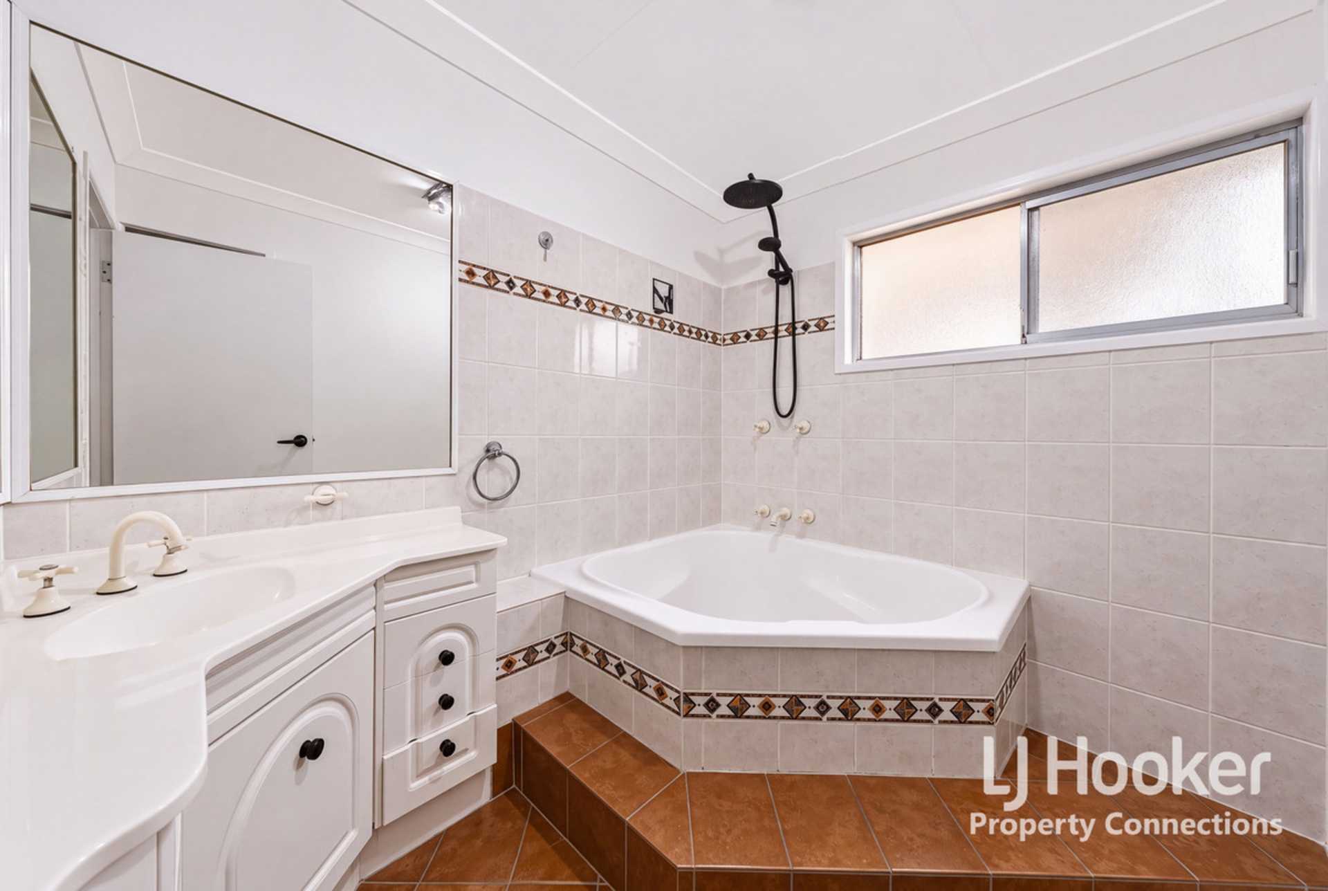 11 Caradon Street — photo 7 of 14