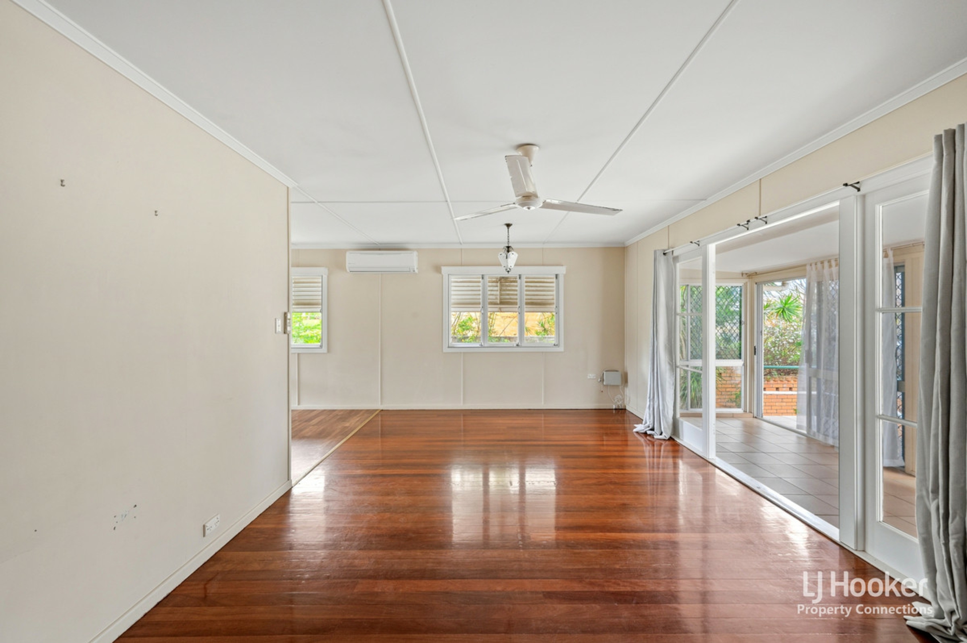 27 Parkmore Street — photo 4 of 14