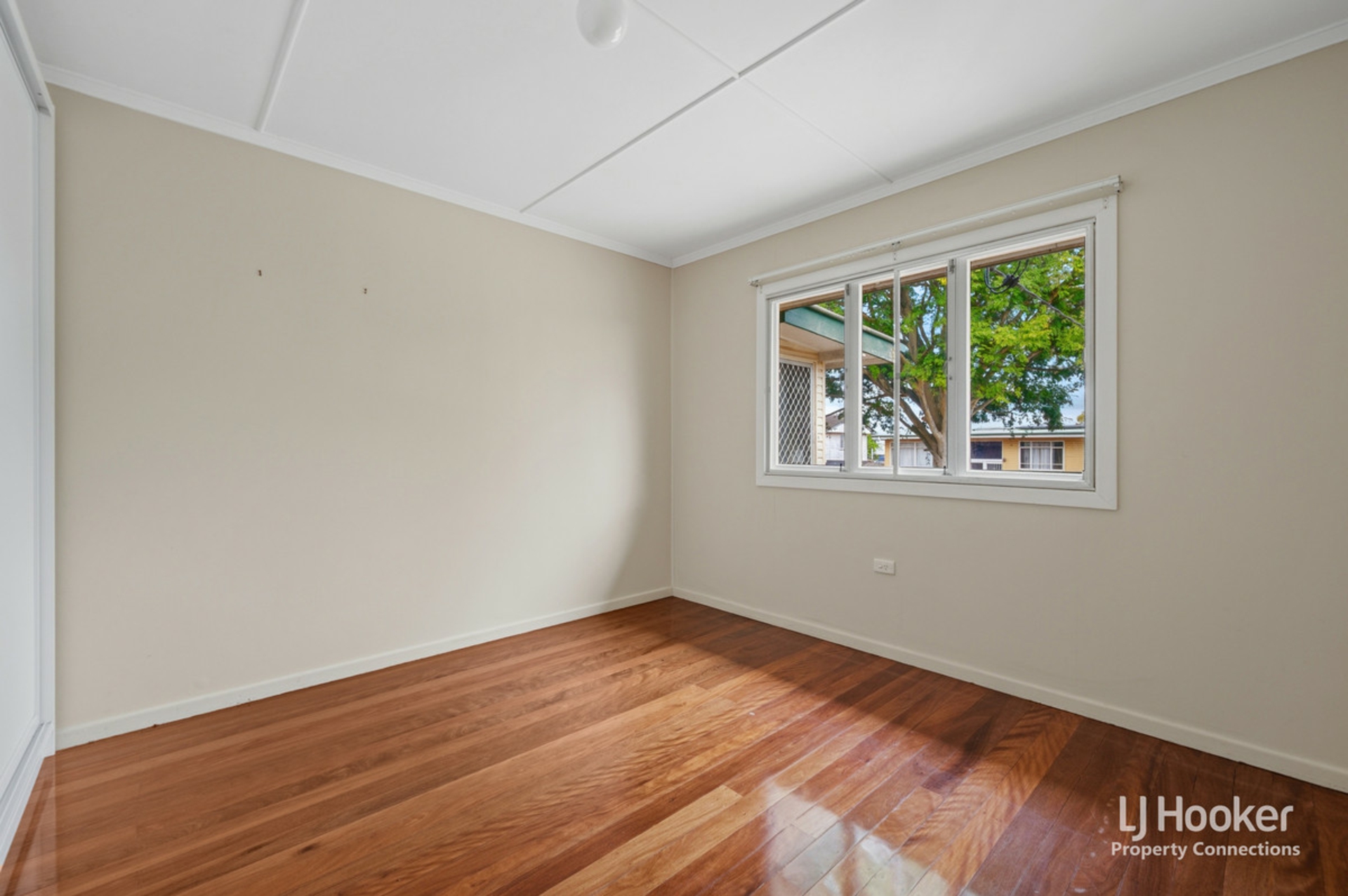 27 Parkmore Street — photo 7 of 14