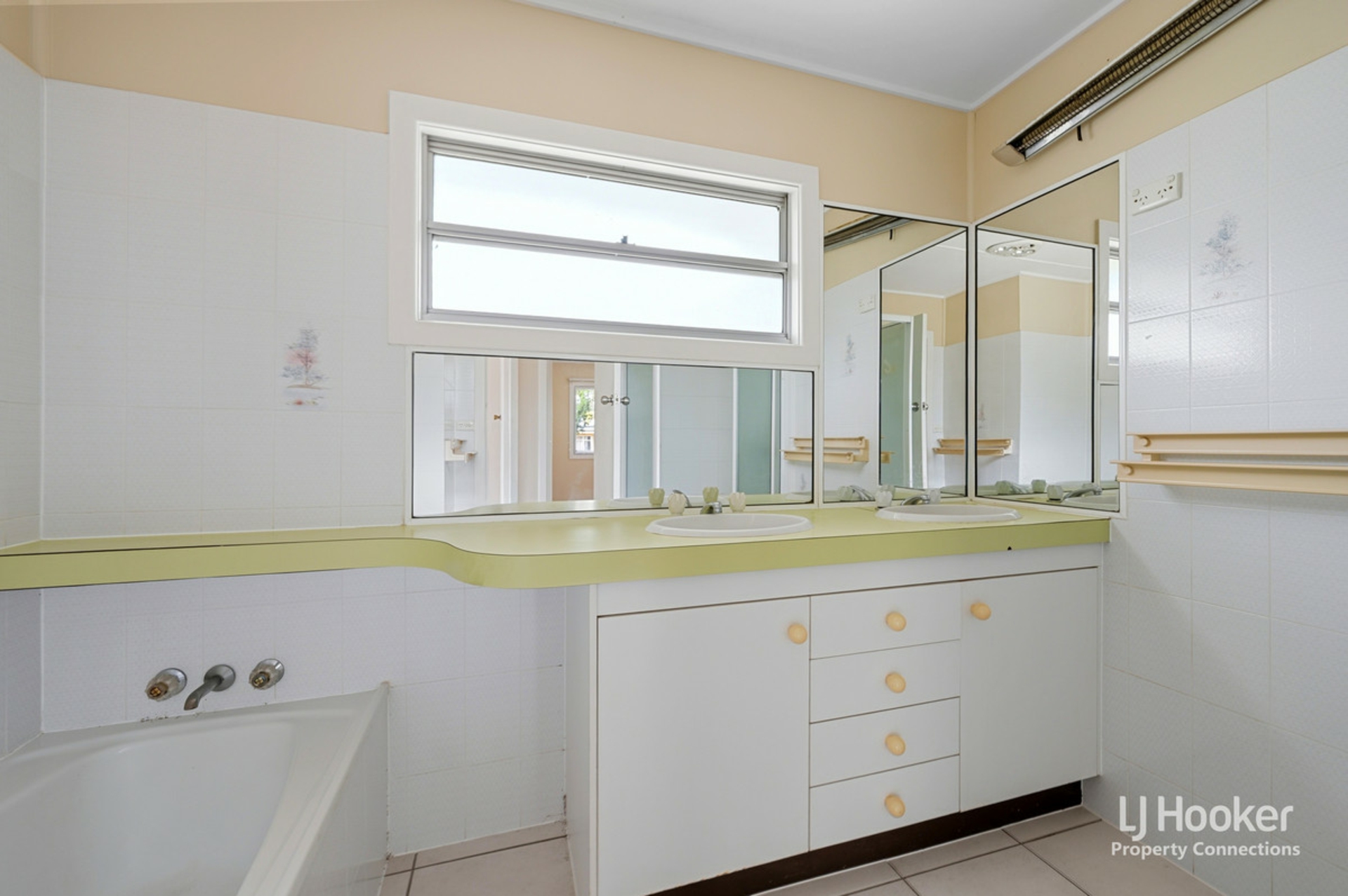 27 Parkmore Street — photo 8 of 14