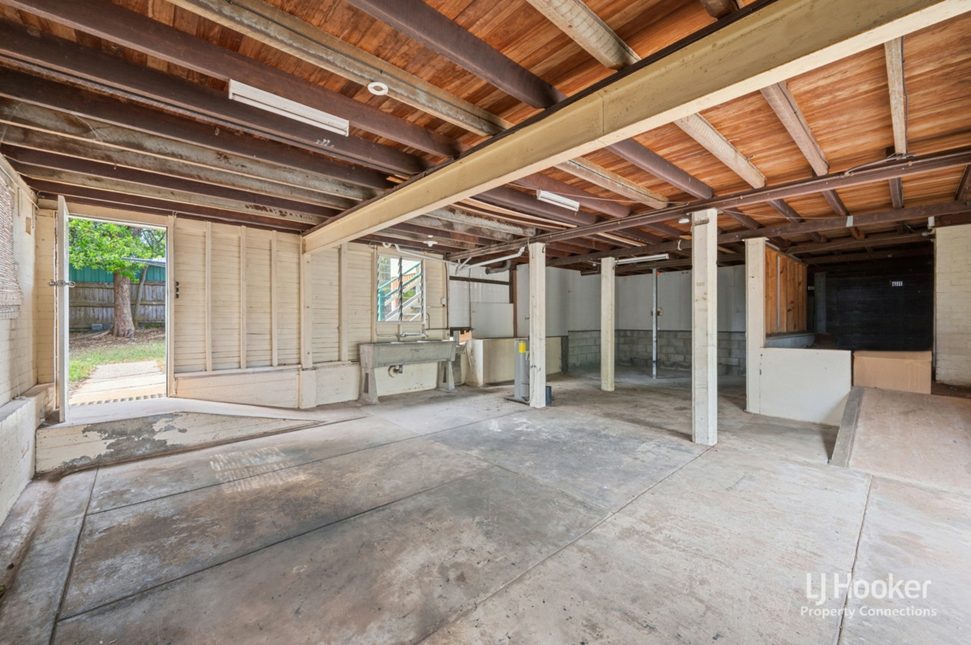 27 Parkmore Street — photo 11 of 14