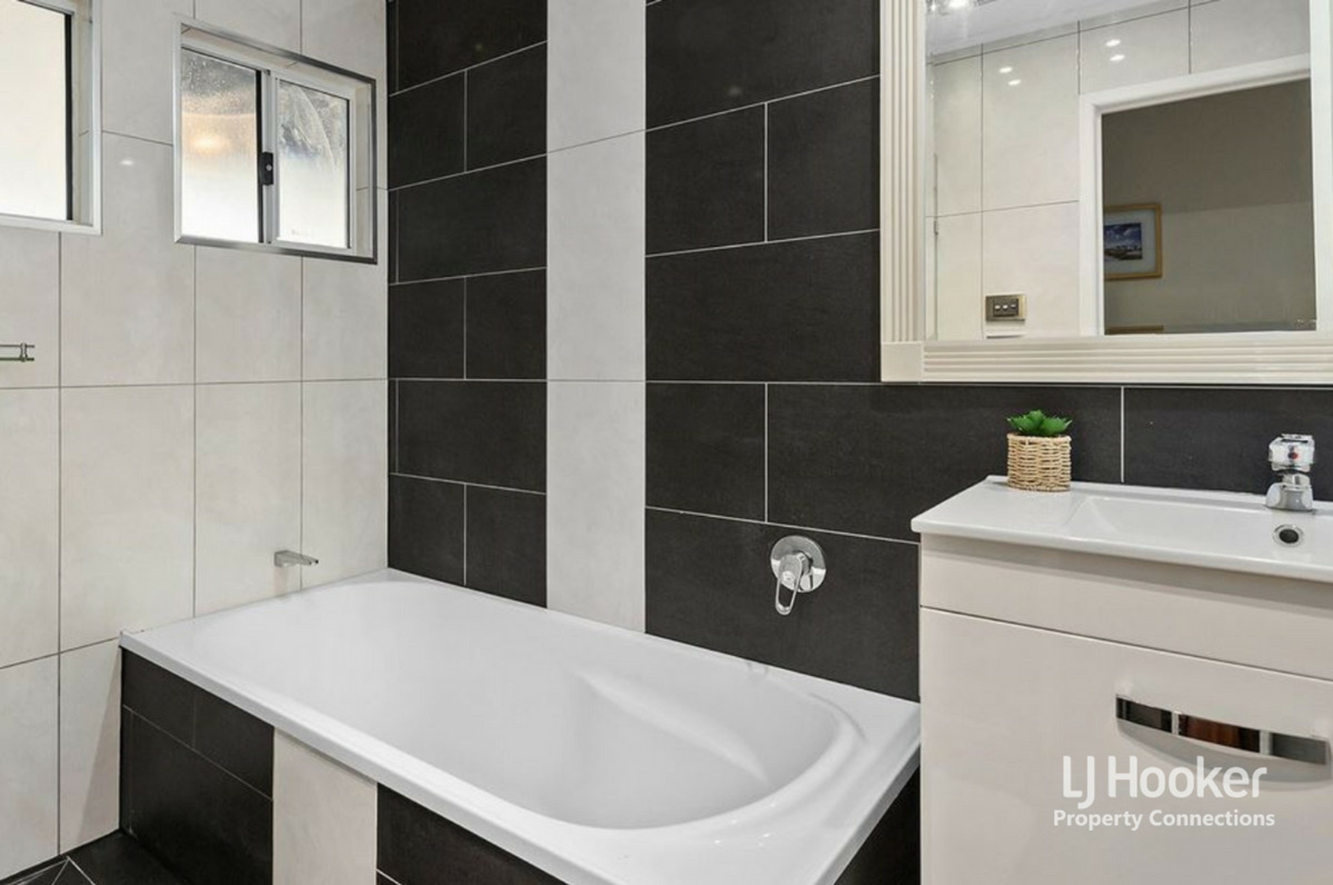 44 Varndell Street — photo 10 of 14