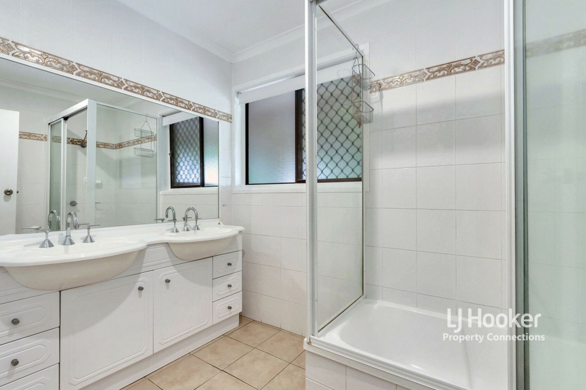 11 Stephanie Street — photo 9 of 10