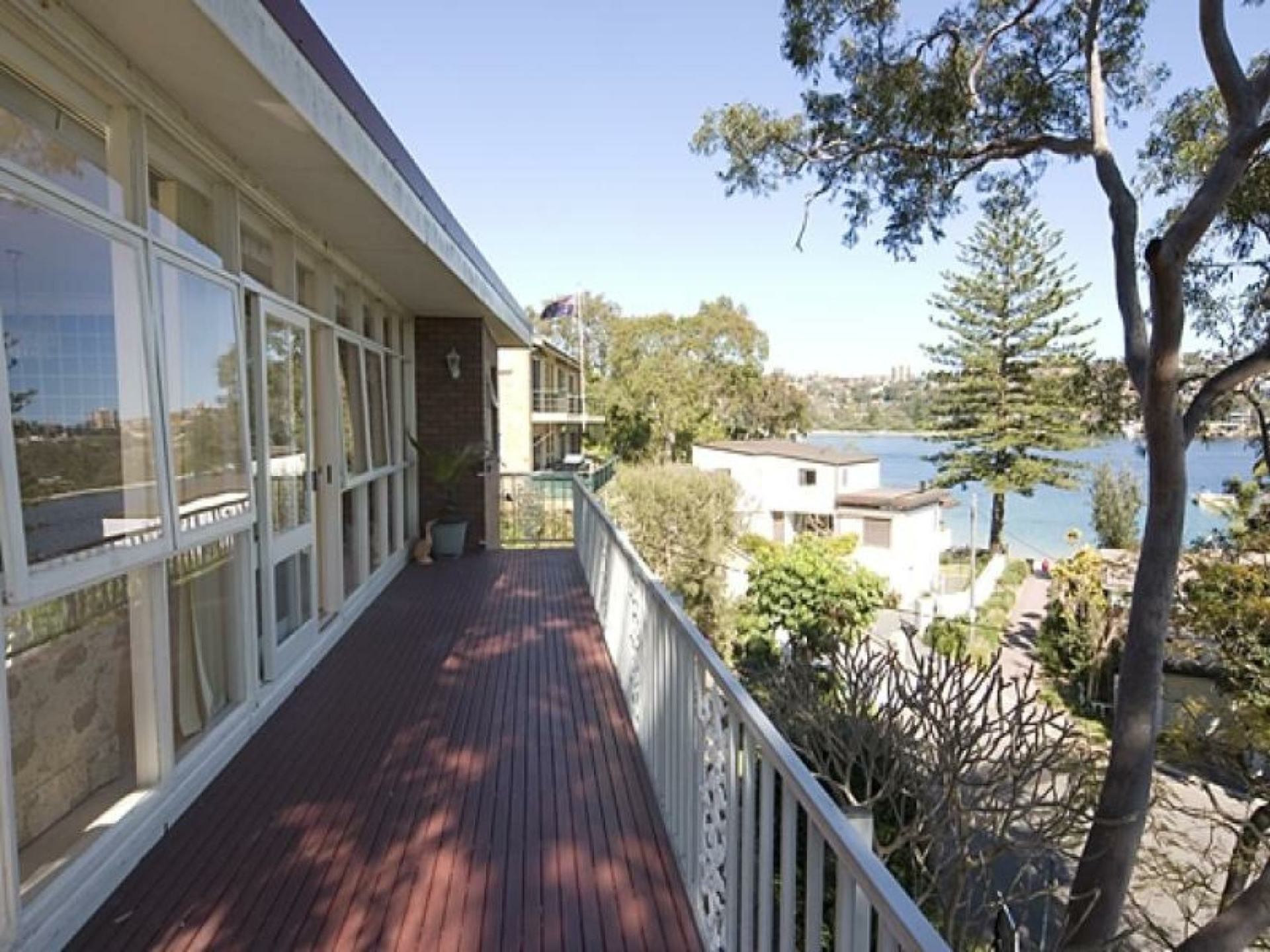 2 Monash Crescent, CLONTARF