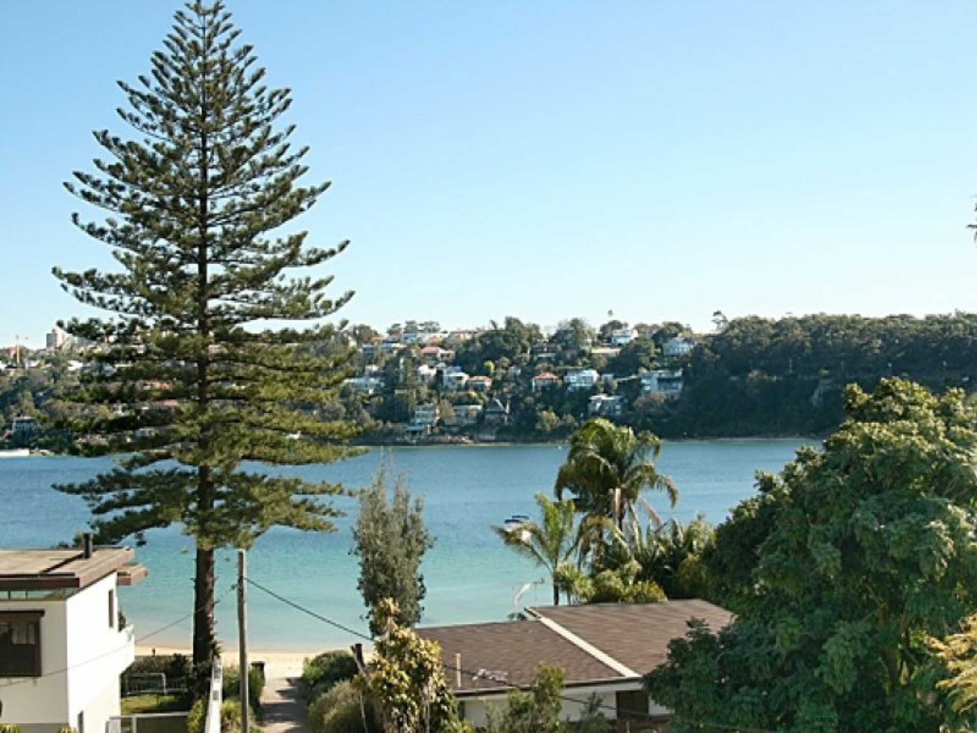 2 Monash Crescent, CLONTARF