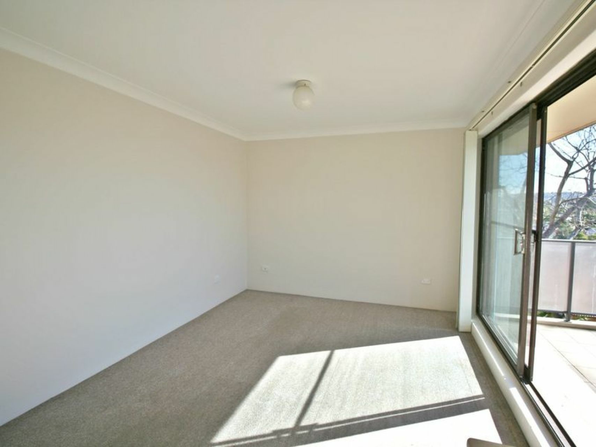 8/10 Ronald Avenue, FRESHWATER
