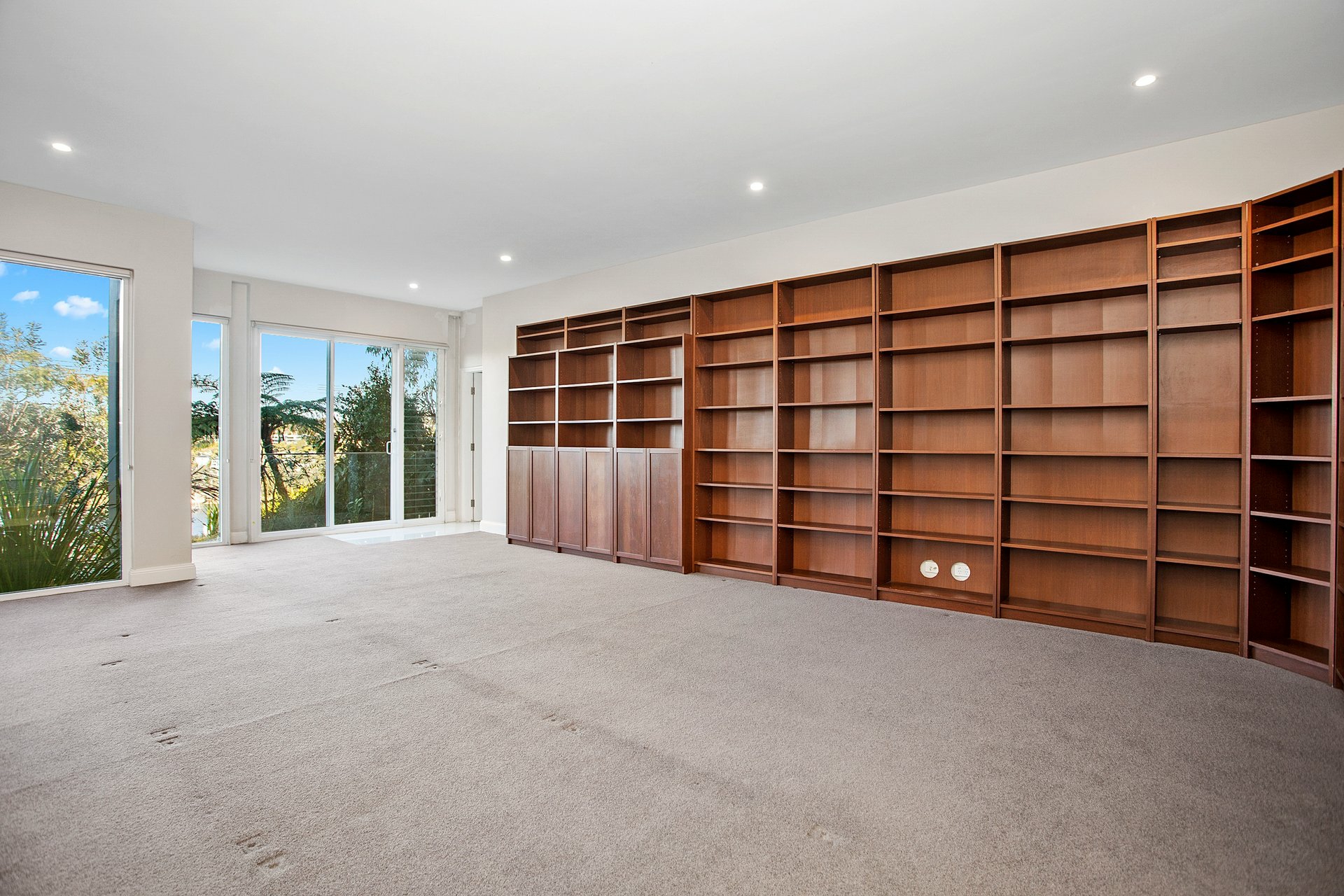 40 Seaforth Crescent — photo 11 of 17