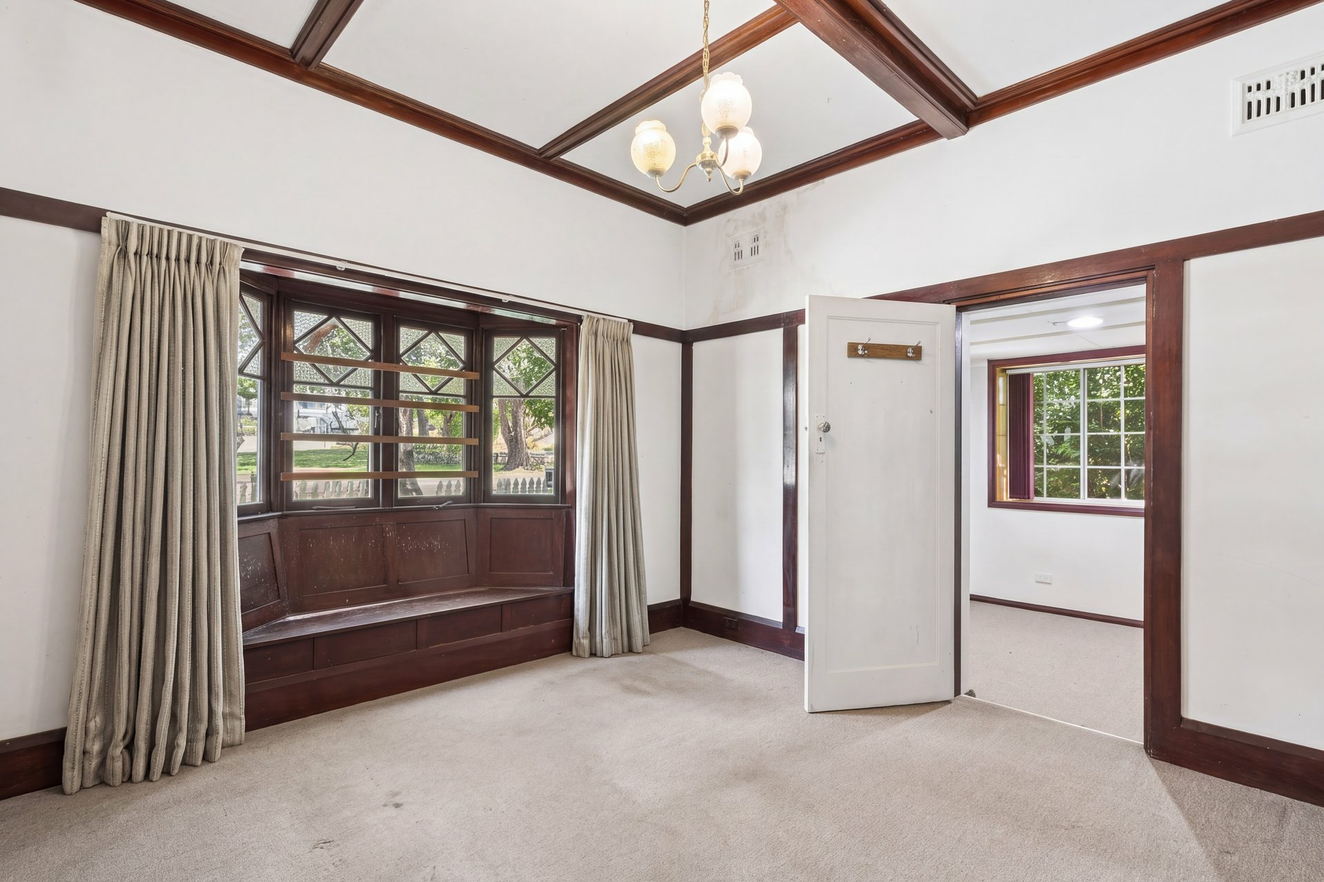 17 Daisy Street — photo 9 of 18