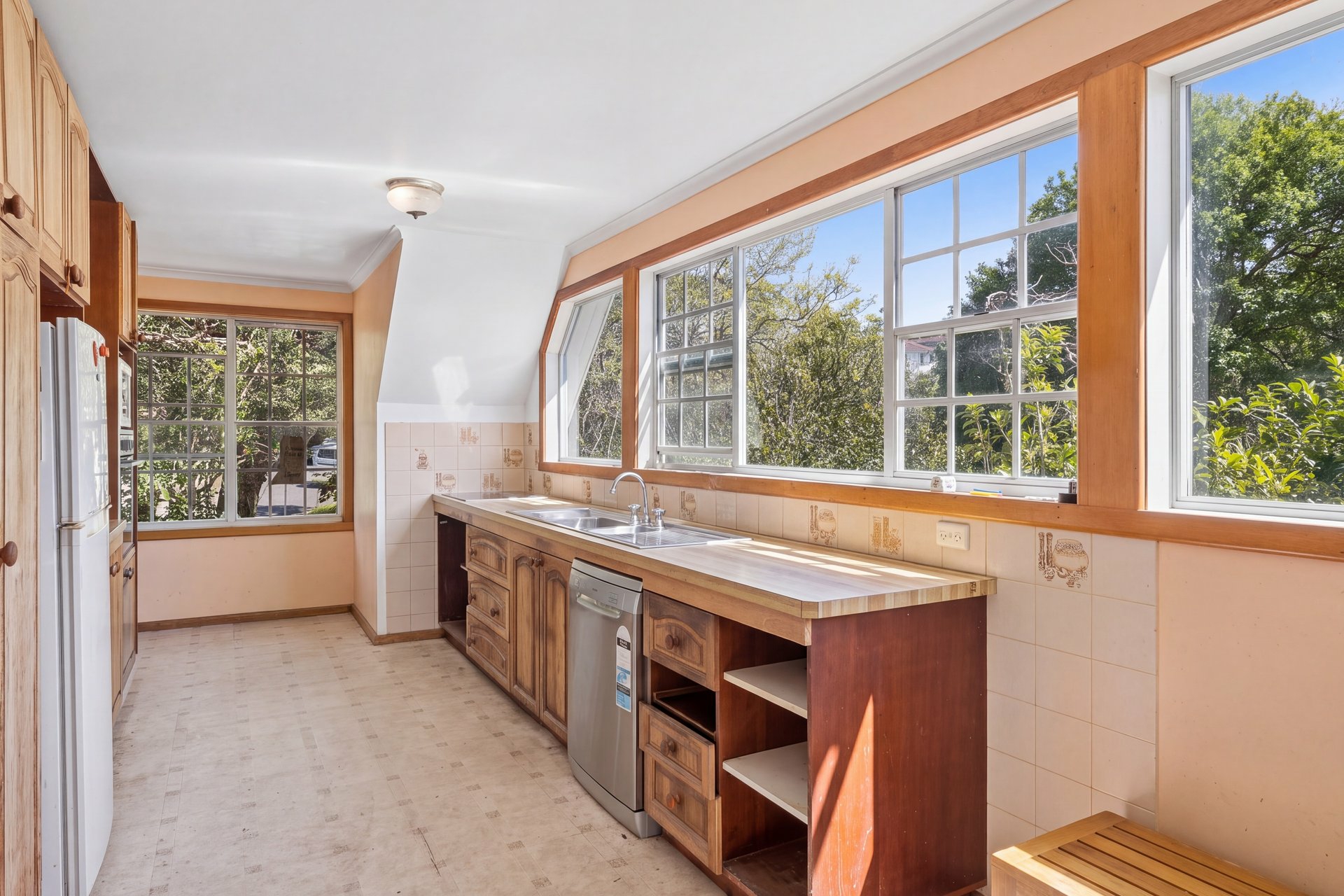 17 Daisy Street — photo 12 of 18