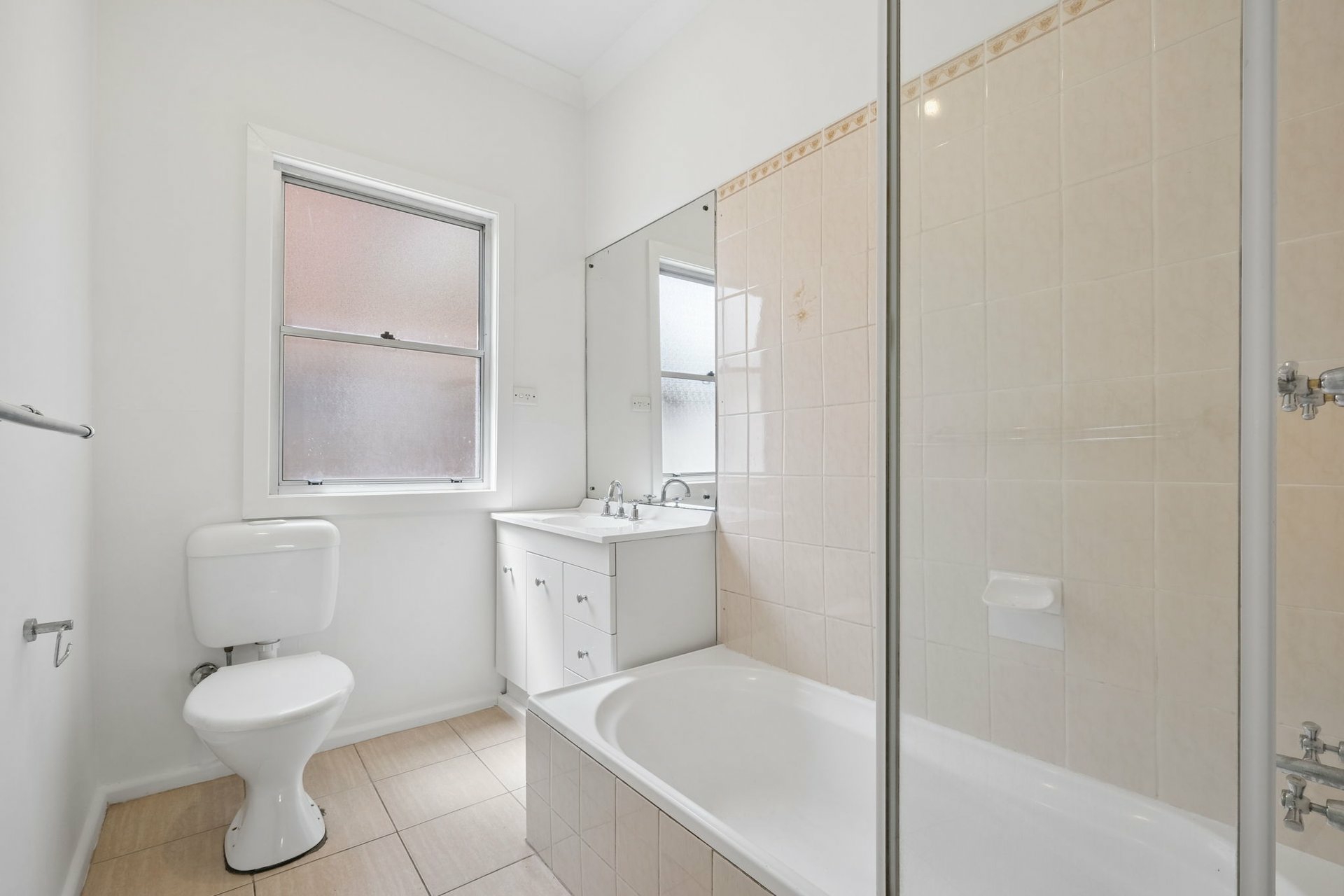 4 Sterland Avenue — photo 4 of 6