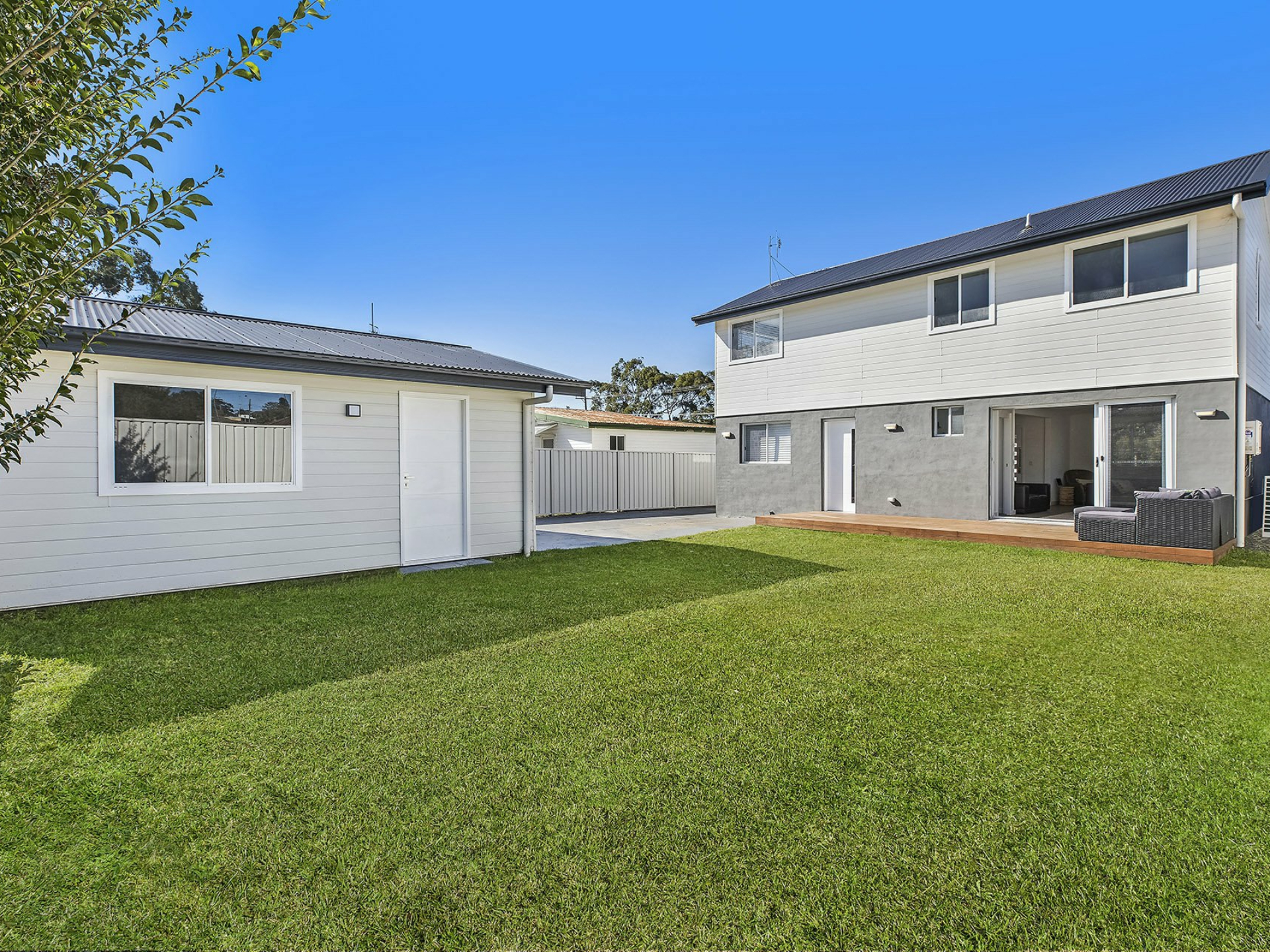 27 Adelaide Street Tumbi Umbi NSW