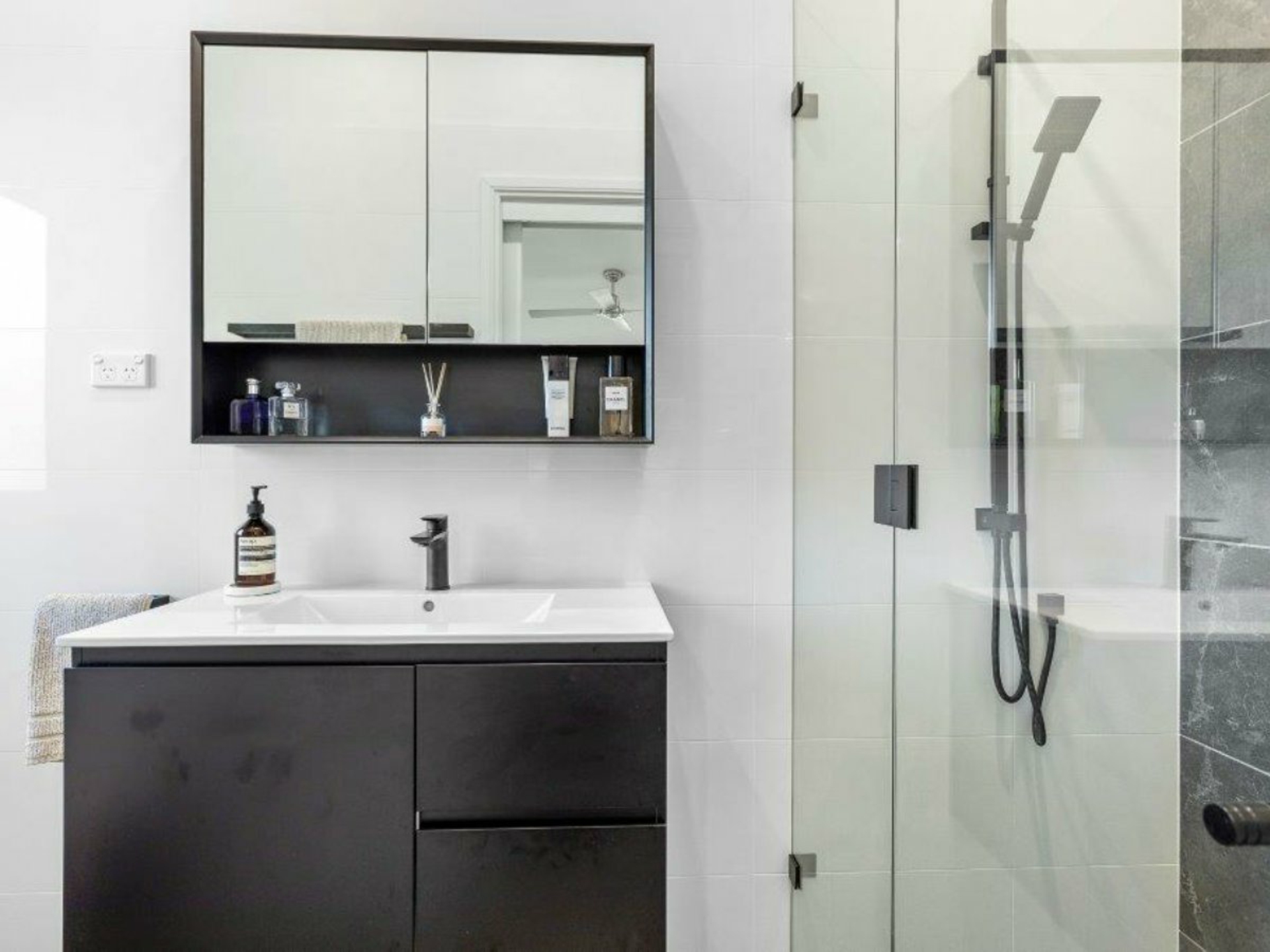 12 Robertson Road, KILLARNEY VALE